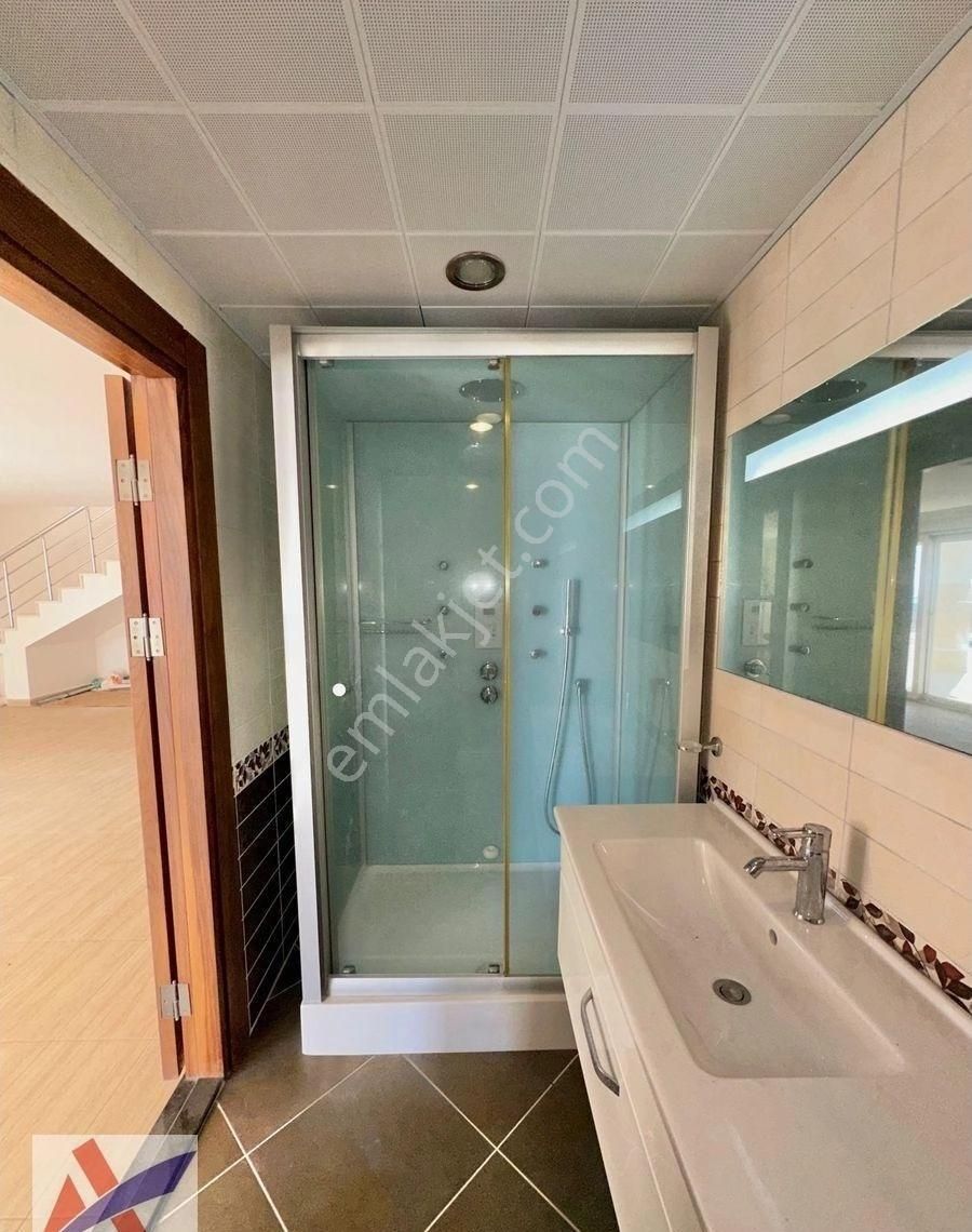 Cikcilli’de Full Deniz Kale Manzaralı Özel Yapım Müstakil Villa - Görsel 28