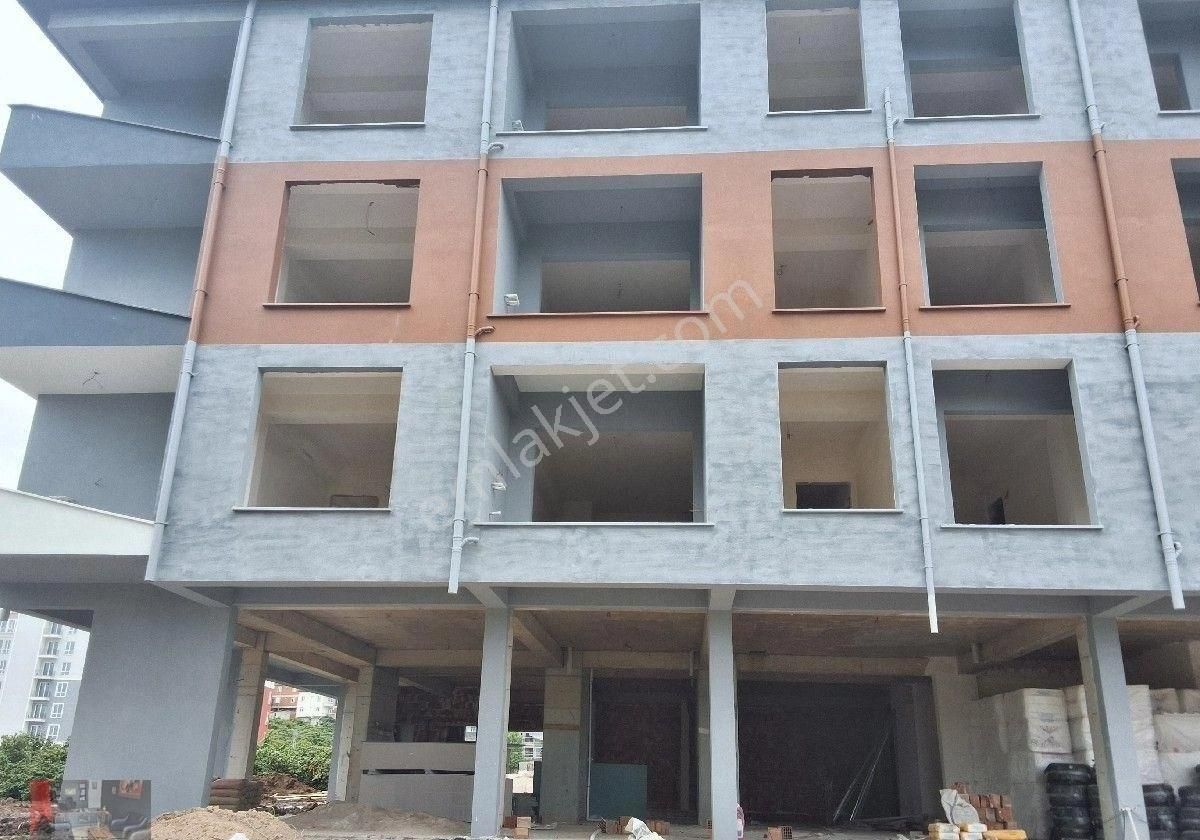 Karamanoğlu Emlak'tan Havuzlu Sıfır Satılık Daire