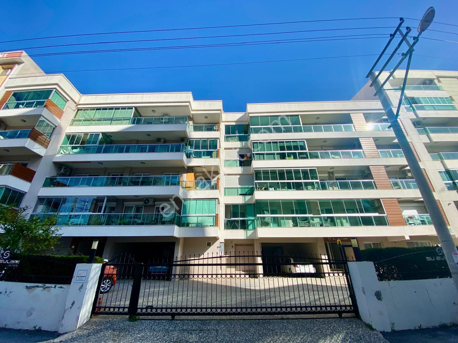 Saygınnergiz Team - Yalı Mahallesi Su Evleri Sitesi 3+1 Daire