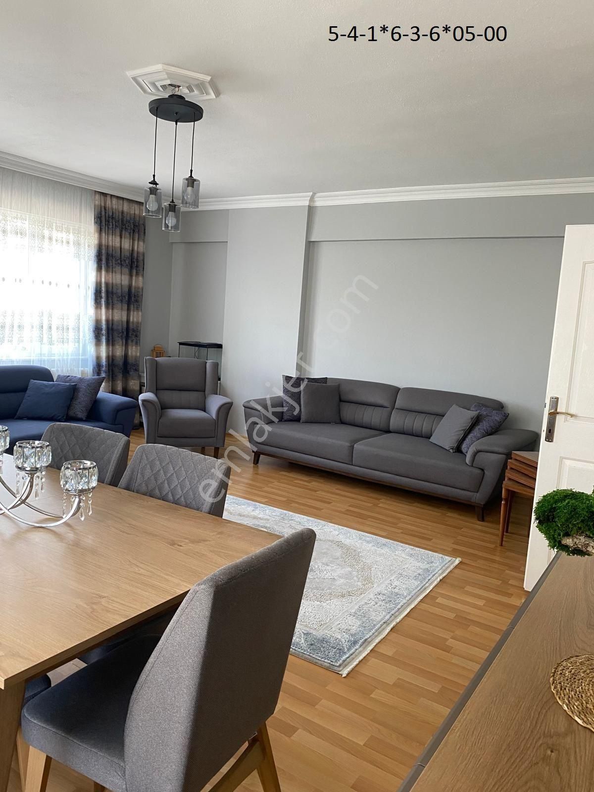 Sahibinden Siteler Mevkiinde 3.kat (ara Kat ) Geniş 3+1 Daire