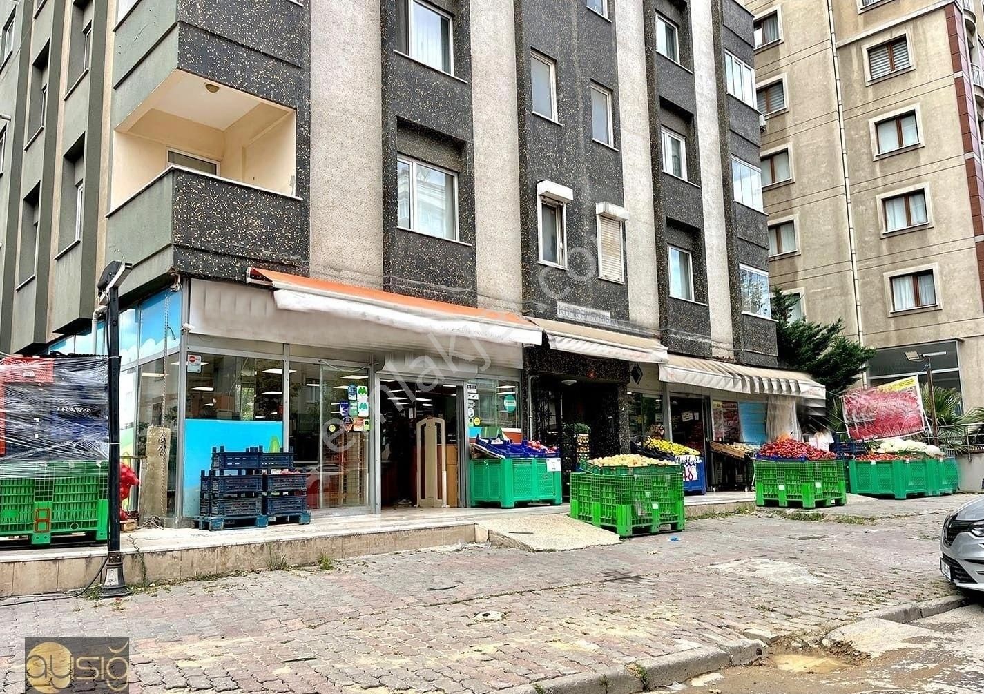Kartal Atalar'da Sahile 900 Mt Kurumsal Kiracılı 1300 M2 Fırsat İşyeri Satılıktır
