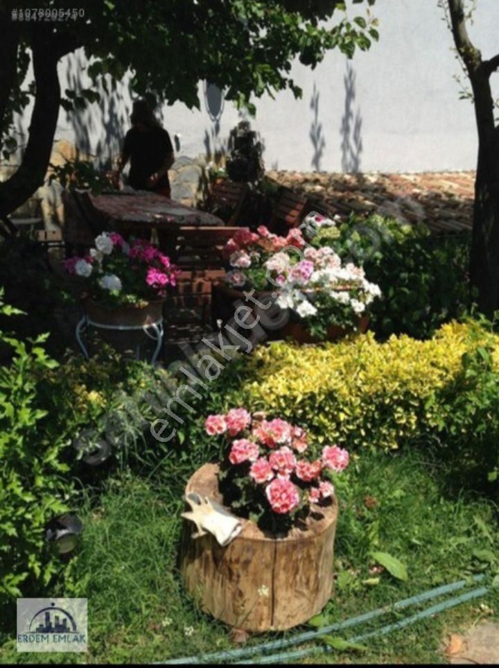 Madende Satılık 4 Katlı Bahceli Bina - Görsel 16