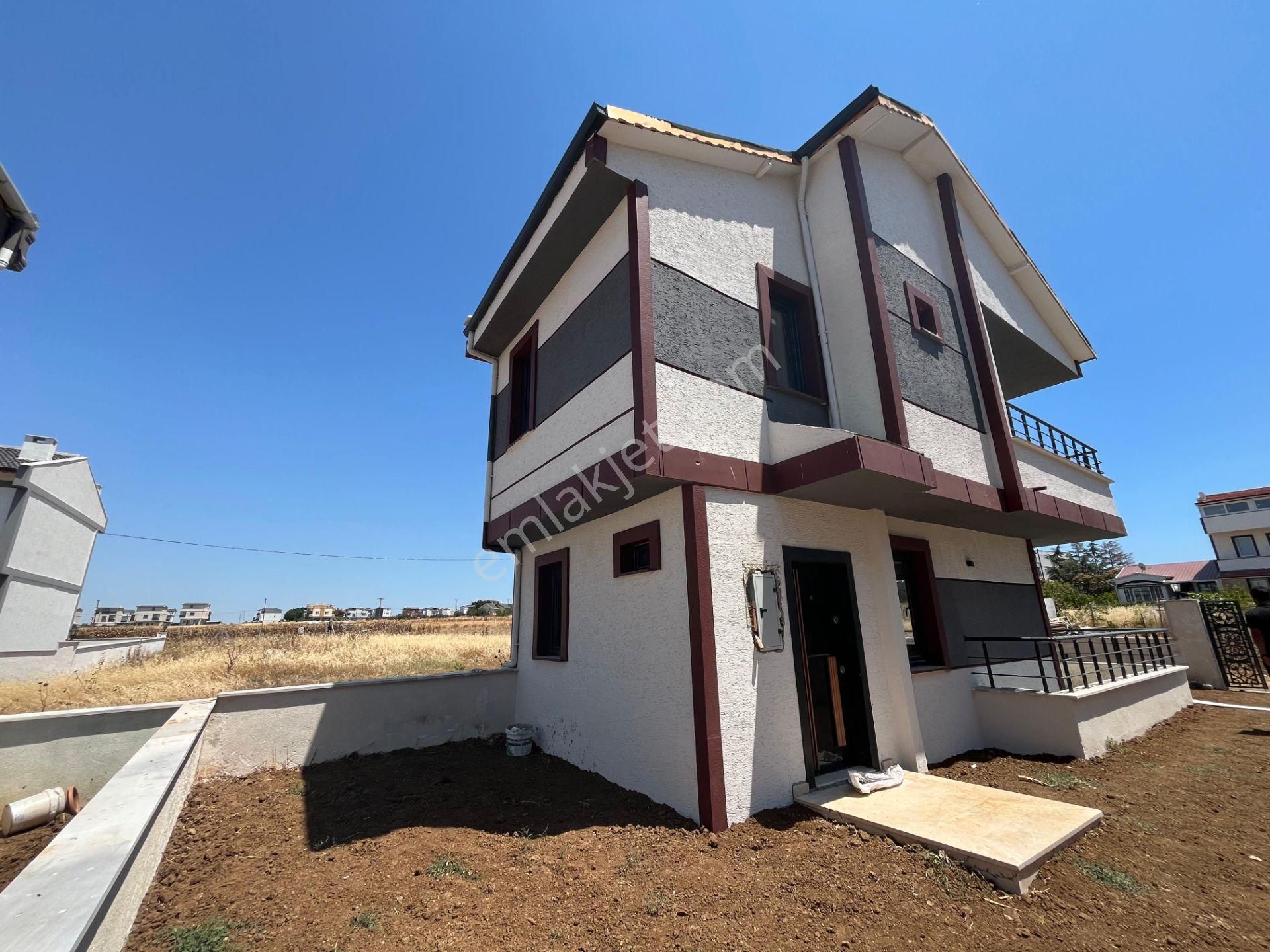 Ata Gayrimenkul'den Her Bütçeye Uygun 2+1 Verandalı Villa - Görsel 3