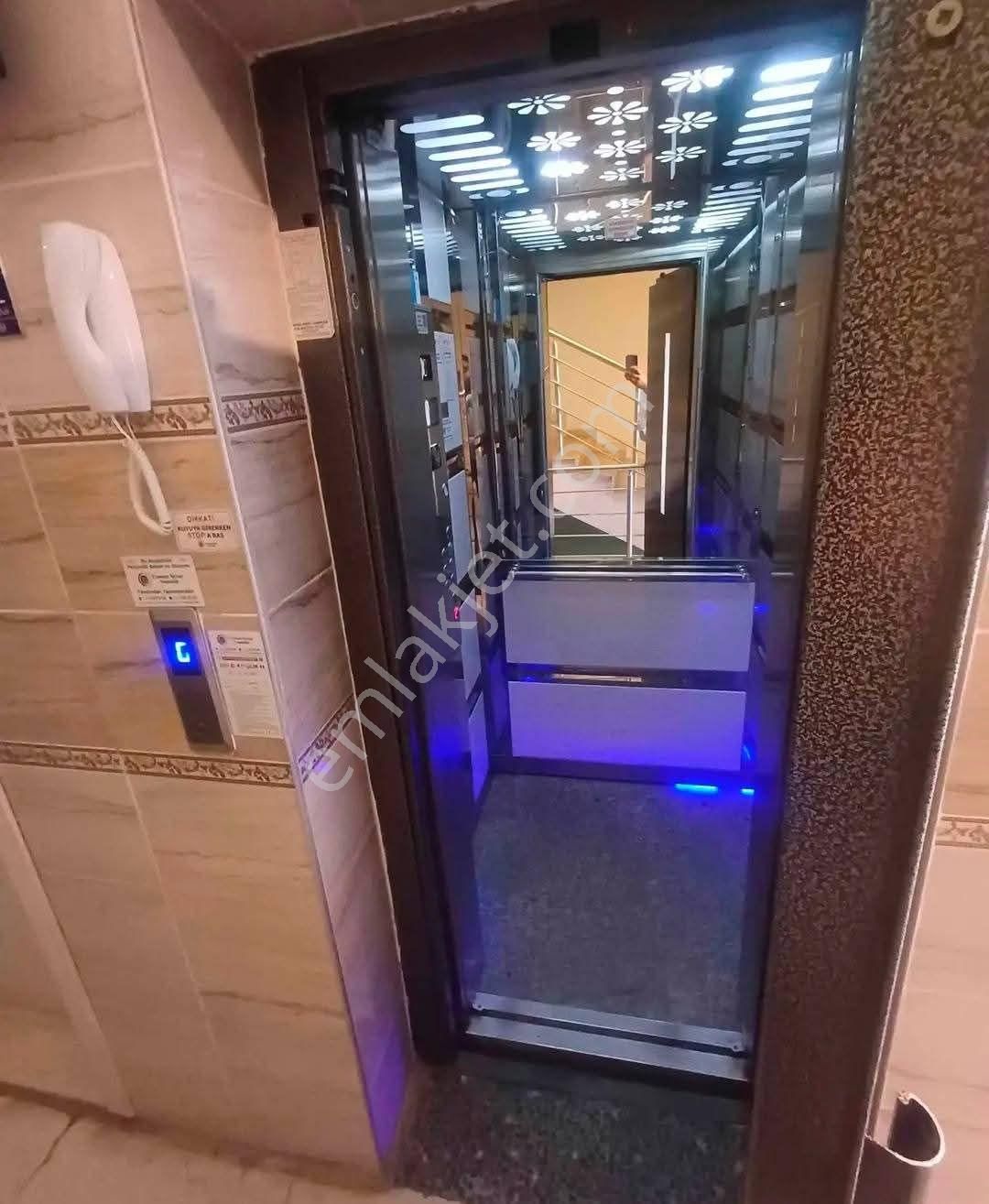 Samsun İlkadım Hançerli Mahallesi'nde Bulvar Üzerinde Asansörlü 3+1 Satılık Daire