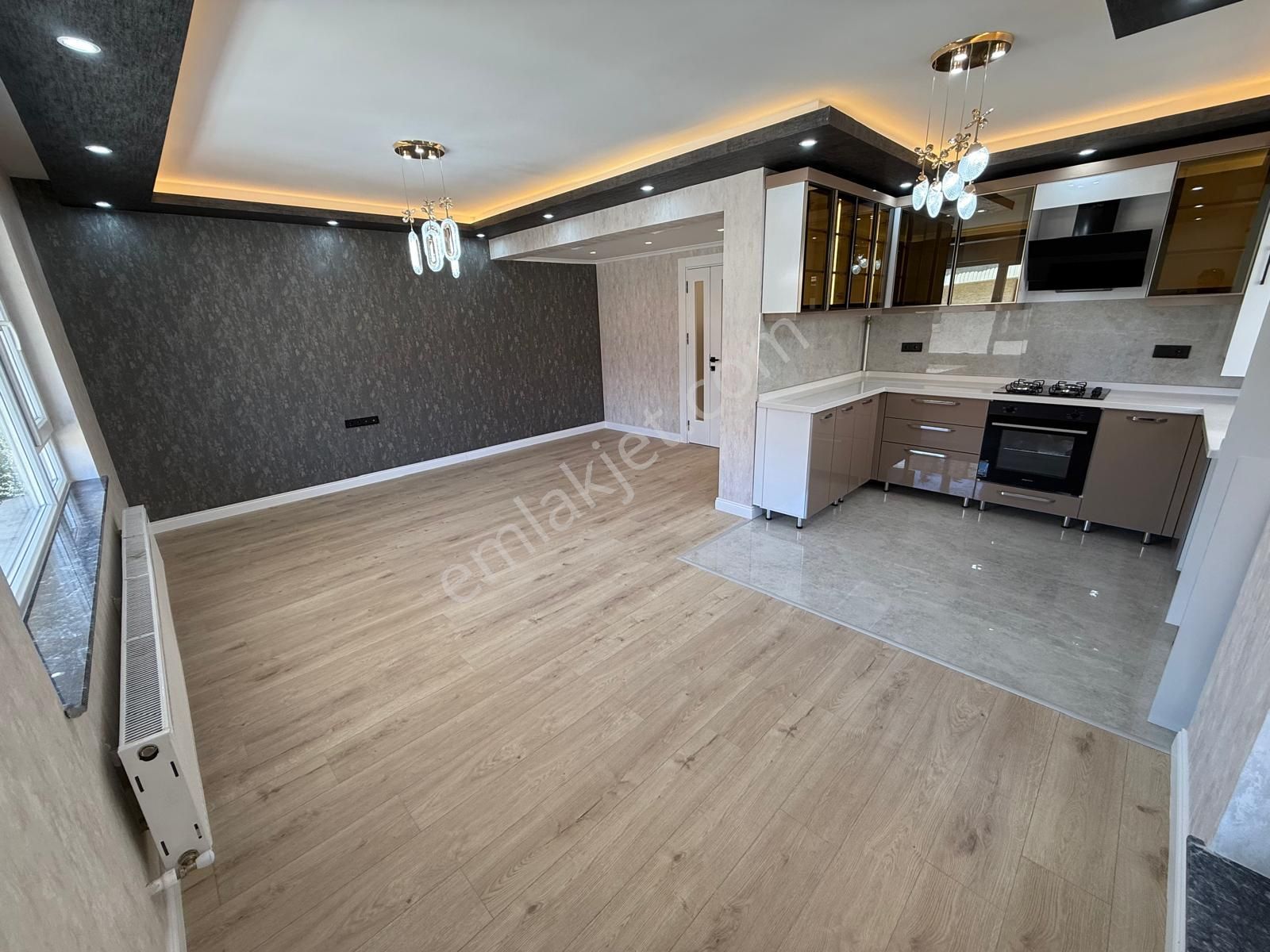Görkem'den 3+1+2banyolu+giyinme Odalı 125 M2 Kombili Lüx Sinan Cad.üzeri Yeni Açılan Köprü Yak