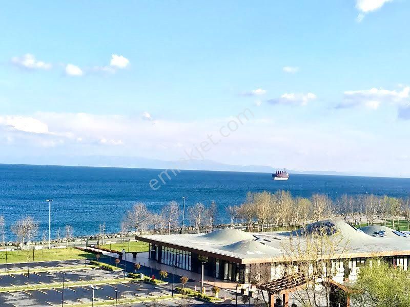 Full Deniz Manzaralı 3+1 Metrobüse 2 Dakika Kiralık 2.kat Teraslı Daire
