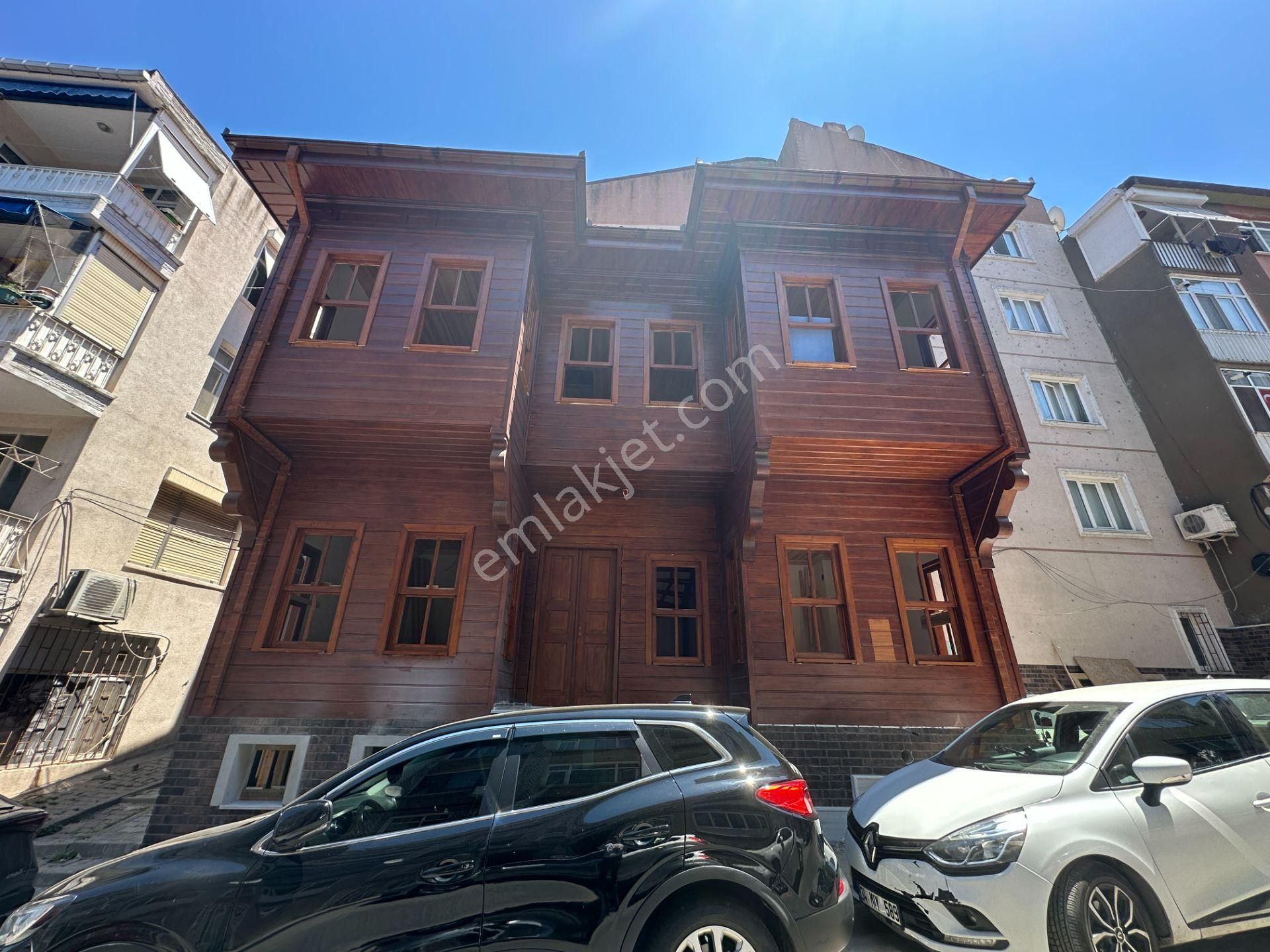 Üsküdar Ahmediye Tunusbağı Cd. Altı Kiralık Köşk / İşyeri&konuta
