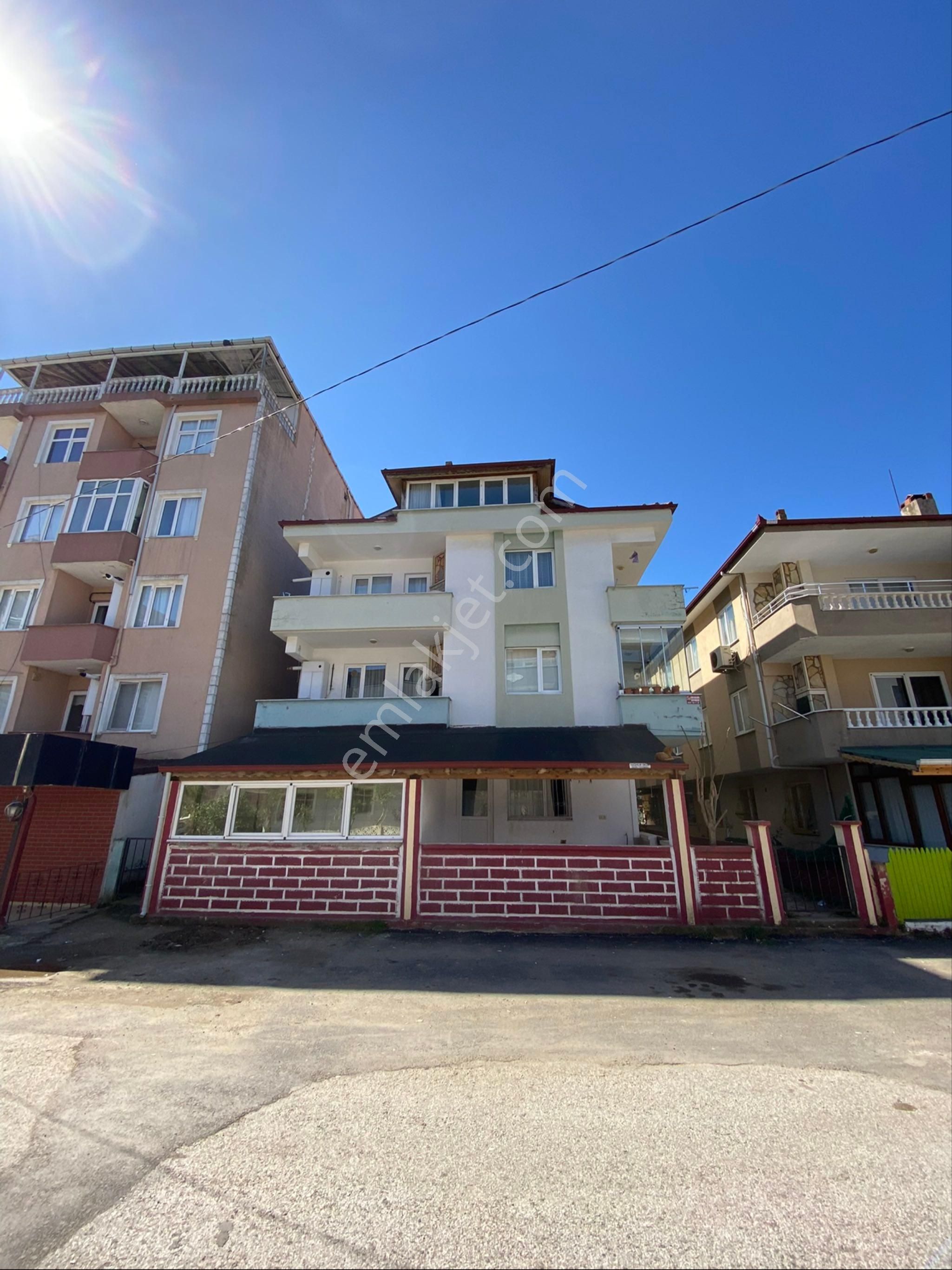 Karasu Plaj Merkezde Kiralık Kombili 3+1 Daire
