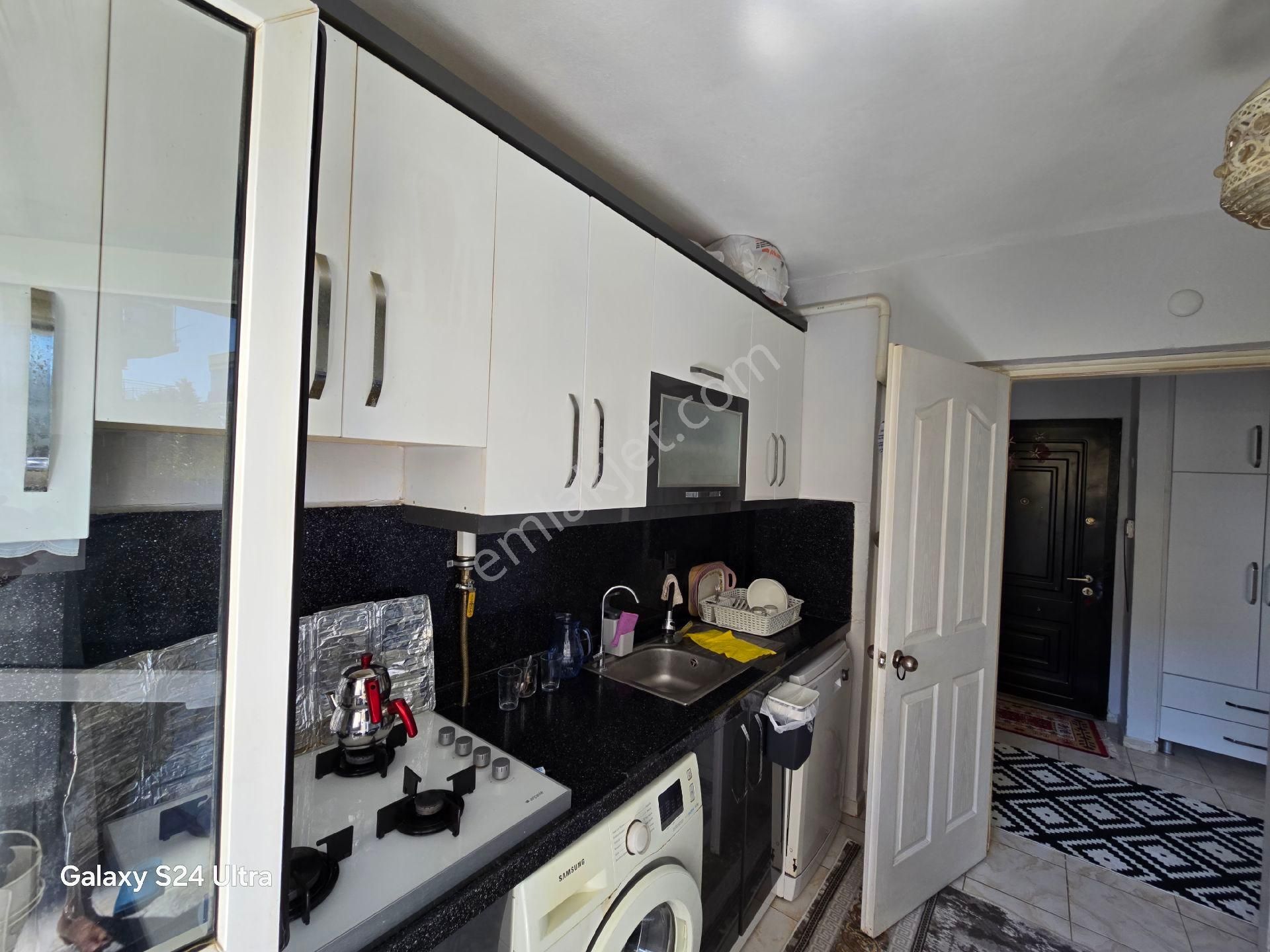 Kuşadası Ege Mahallesinde Havuzlu Güvenlikli Sitede Doğalgazlı Geniş 3+1 Daire - Görsel 7