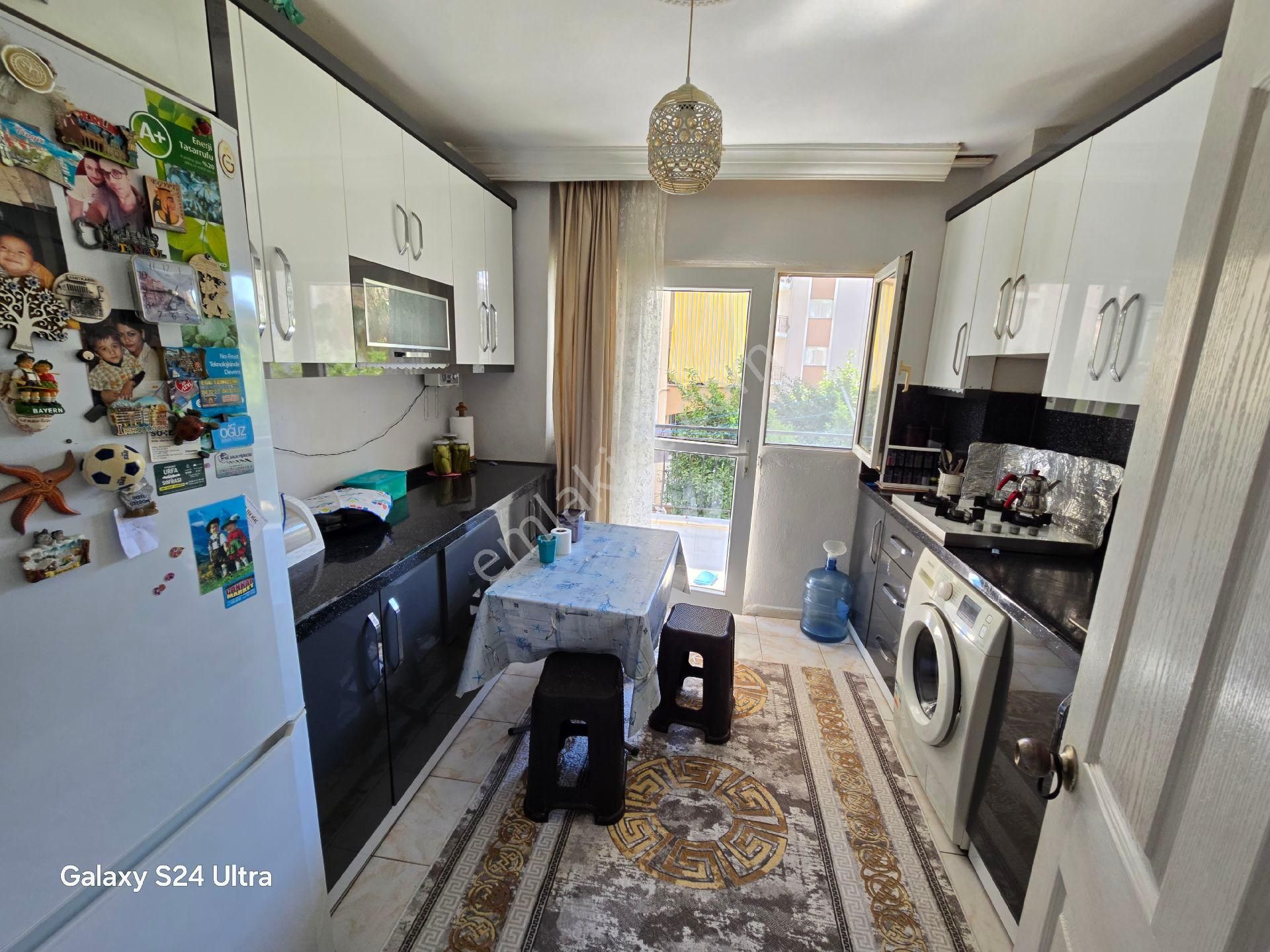 Kuşadası Ege Mahallesinde Havuzlu Güvenlikli Sitede Doğalgazlı Geniş 3+1 Daire - Görsel 6