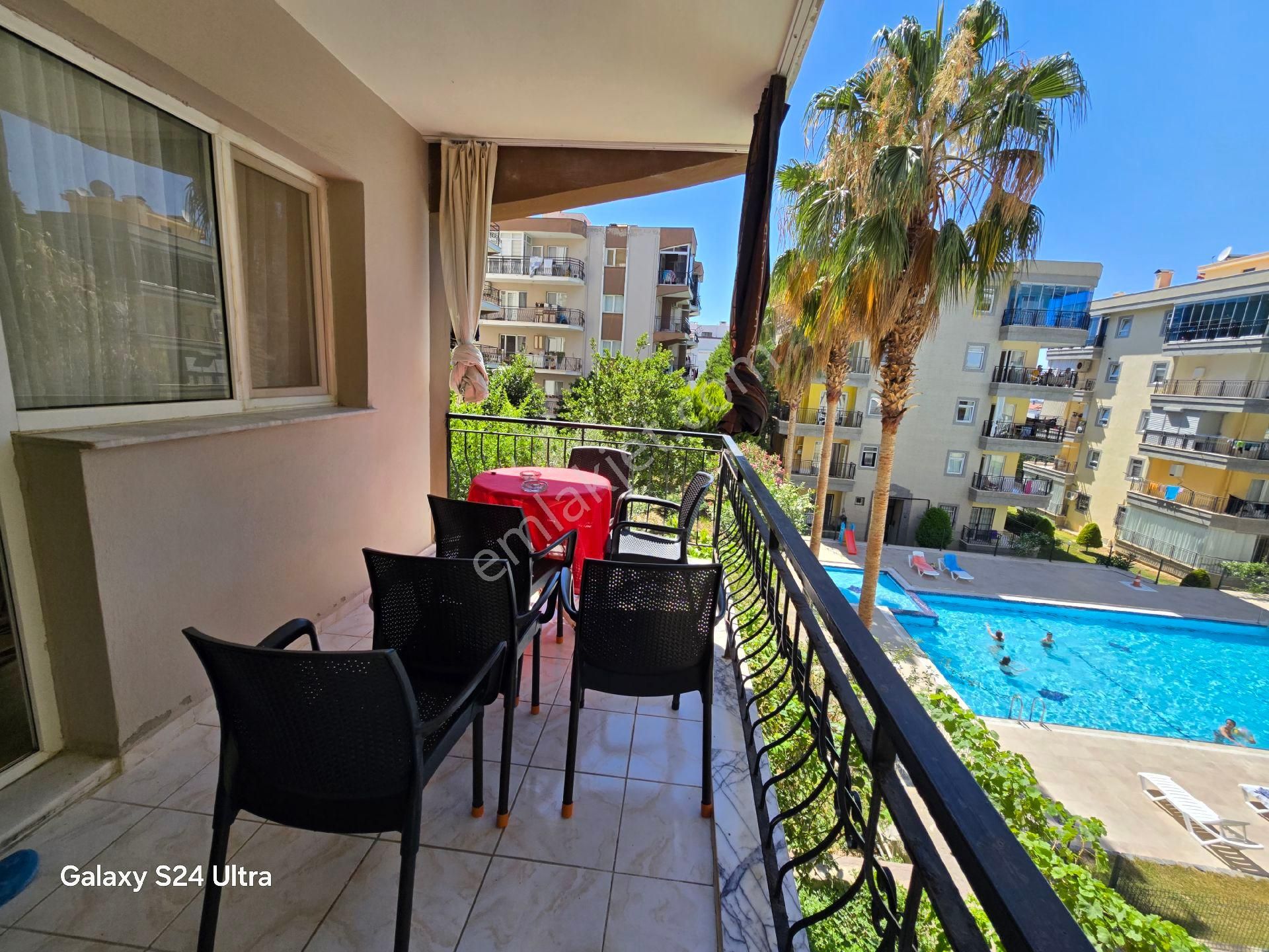 Kuşadası Ege Mahallesinde Havuzlu Güvenlikli Sitede Doğalgazlı Geniş 3+1 Daire - Görsel 2