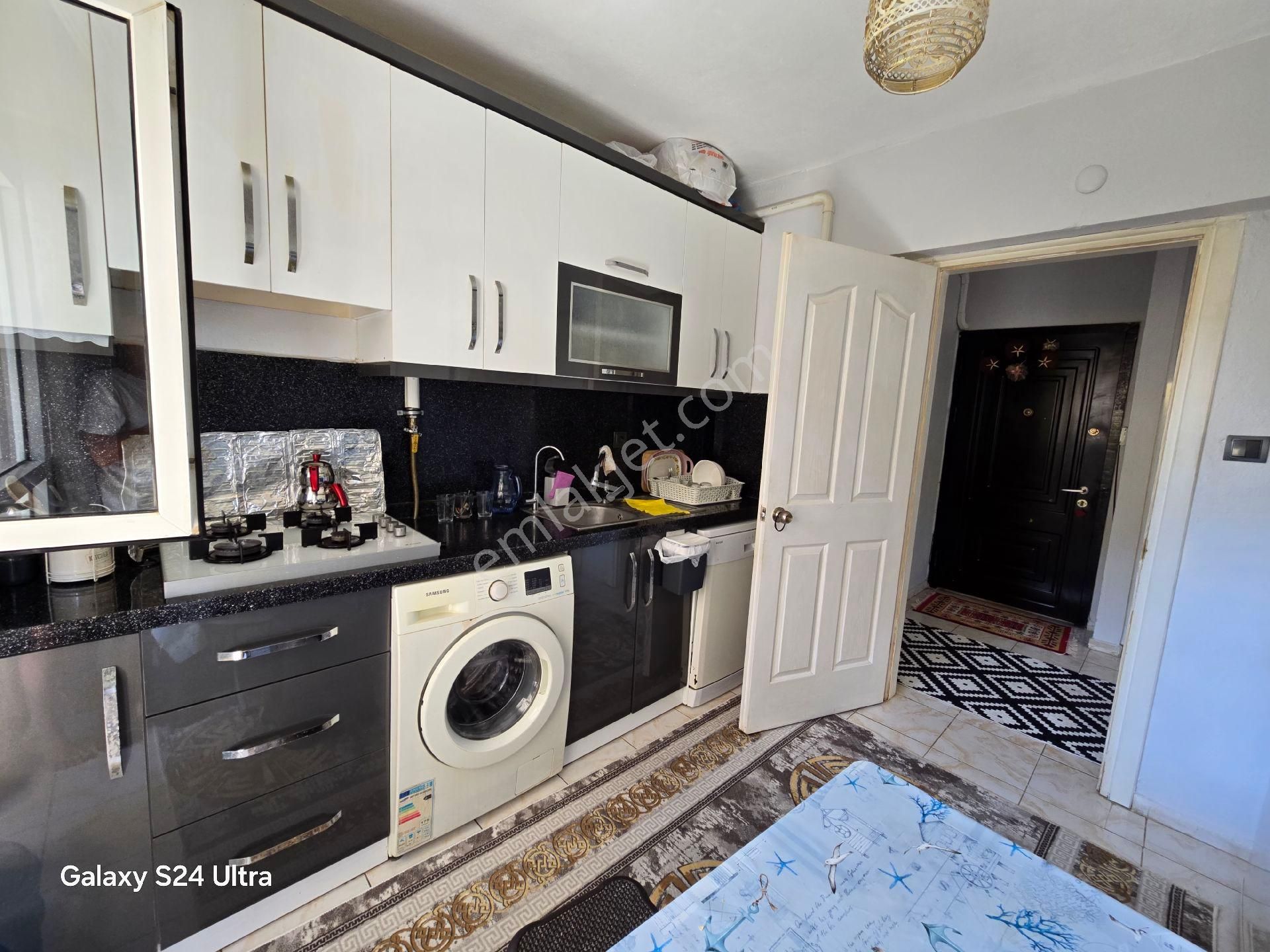 Kuşadası Ege Mahallesinde Havuzlu Güvenlikli Sitede Doğalgazlı Geniş 3+1 Daire - Görsel 9