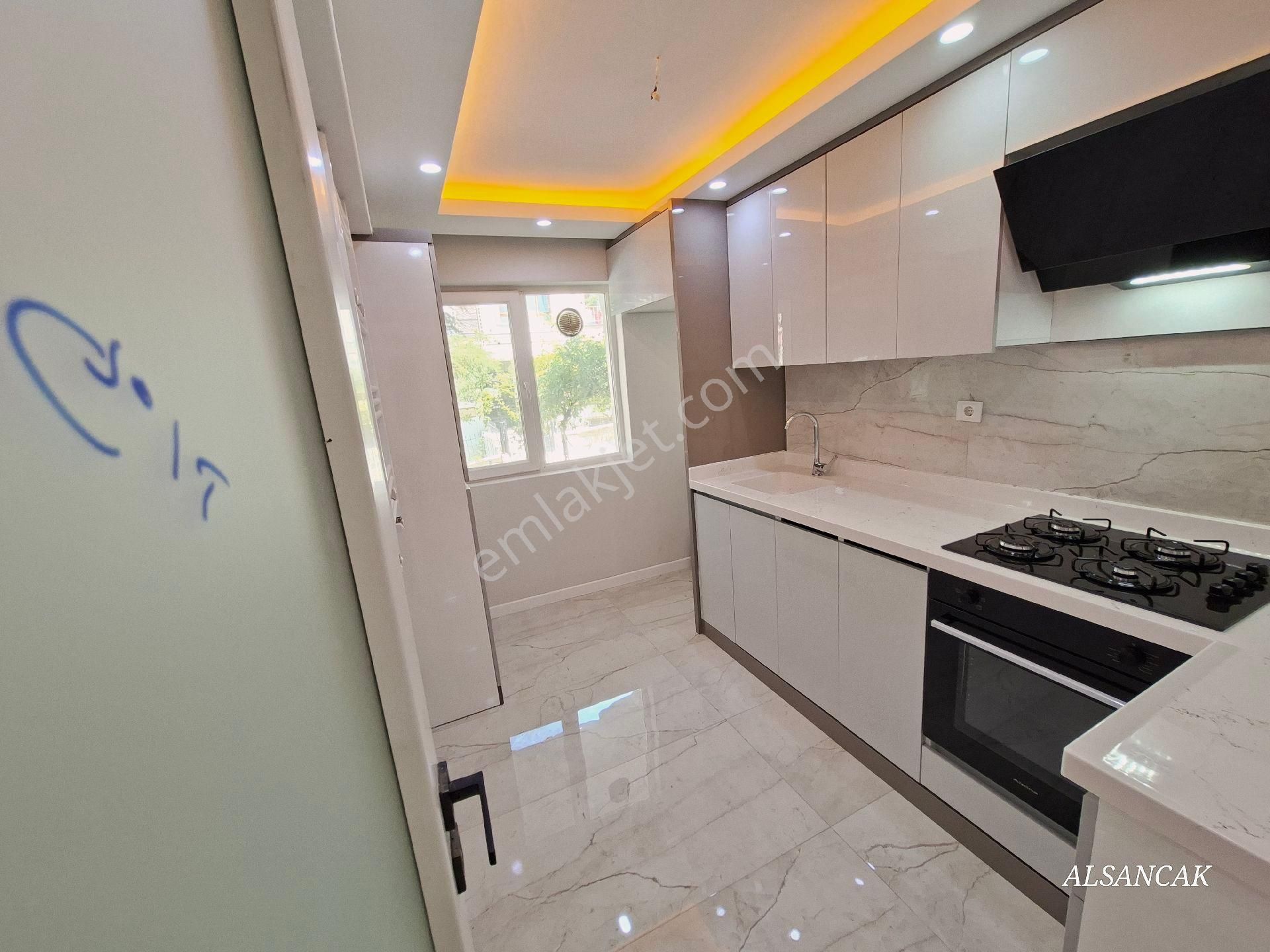 Süvari Mahallesinde 3+1 Yüksek Giriş Lüks Yapılı Kat Konumunda