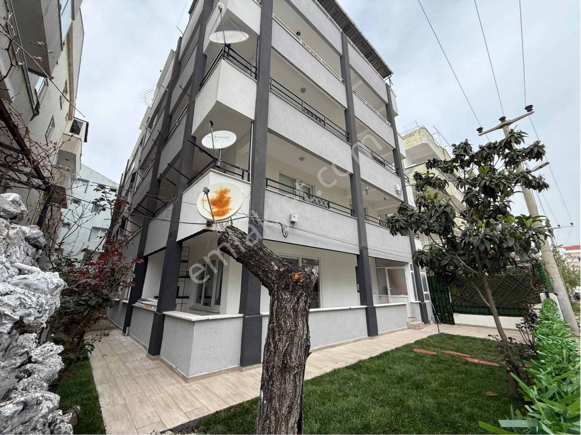 Akçay Oya Gayrimenkul'den Merkezde Bahçe Kullanımlı 3+1 Açık Mutfak Daire