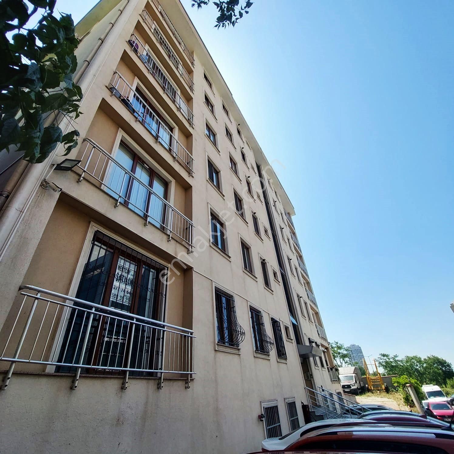 Mertcan Dan Kartal Metroya Yürüme İskanlı 2+1 90m2 Lüks Daire