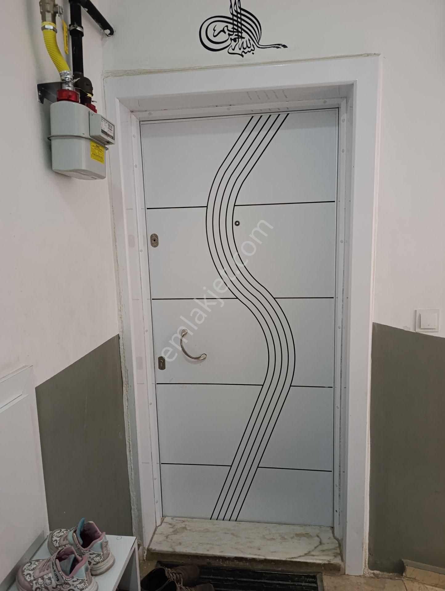 Satılık Süper Konumda 90.metre Kare 2+1.amerikan Mutfaklı Lüxs Daire