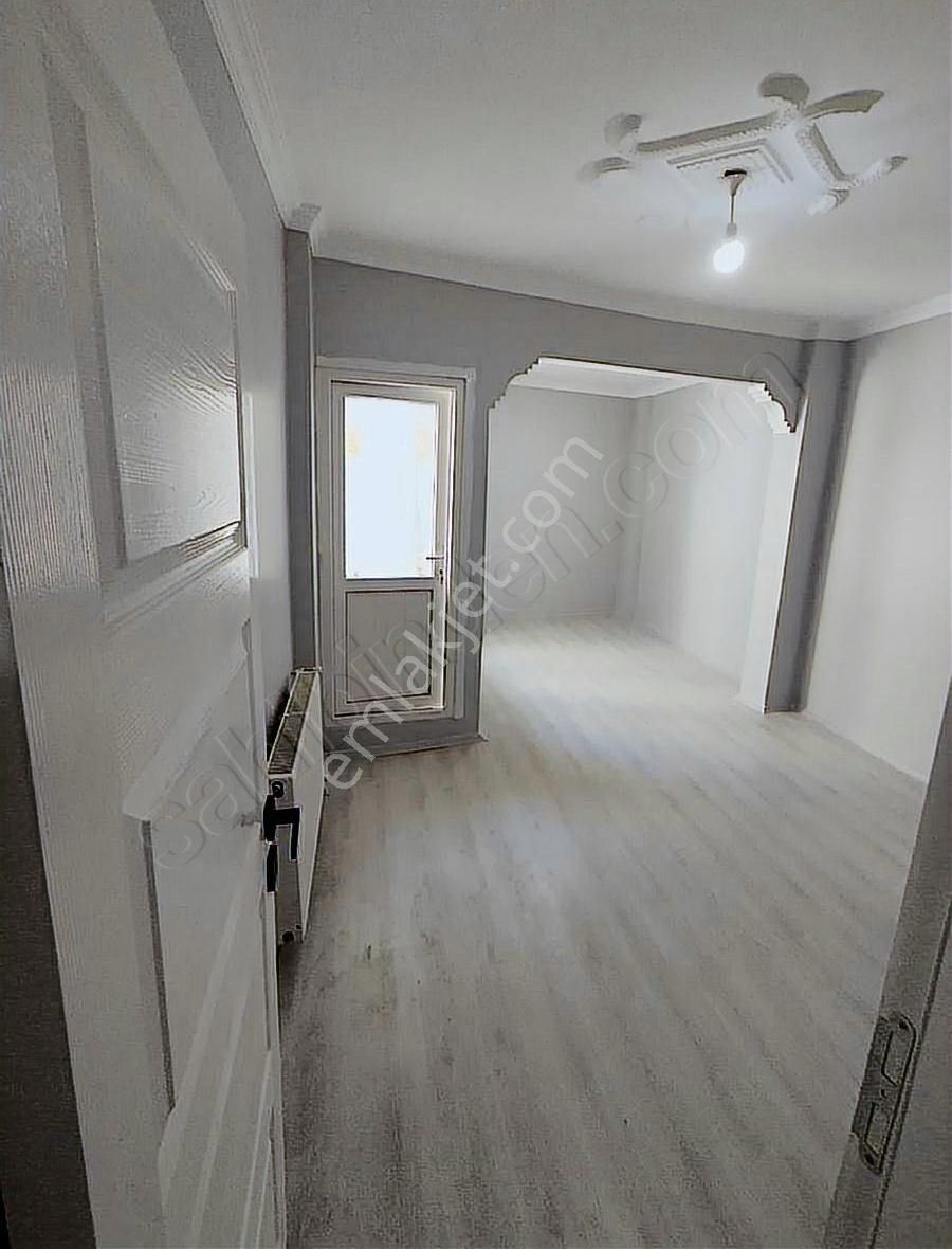 Fatih Merkezde 2+1 Teraslı Ve Bahçeli 90m2 İçi Sıfırlanmış Daire