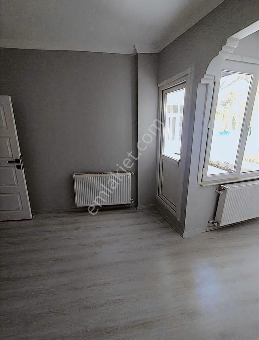 Fatih Merkezde 2+1 Teraslı Ve Bahçeli 90m2 İçi Sıfırlanmış Daire - Görsel 5