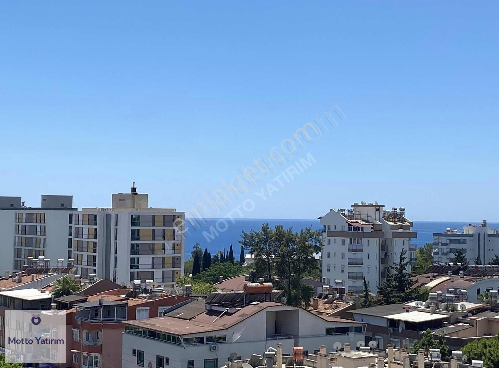 Güzeloba Mahallesinde 1+1 Eşyalı Deniz Manzaralı Kiralık Daire