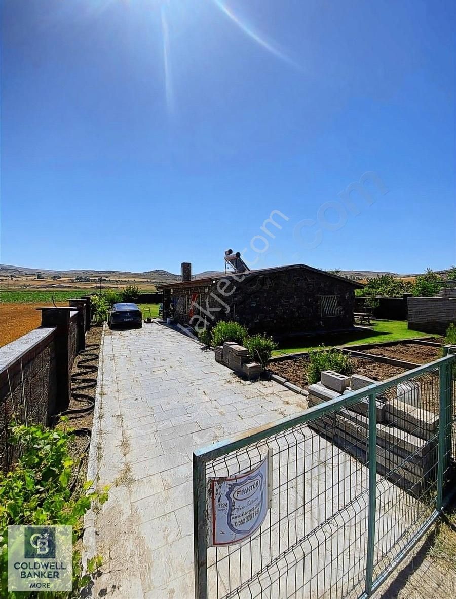 Erkilet Kemer'de Satılık Bağ Evi
