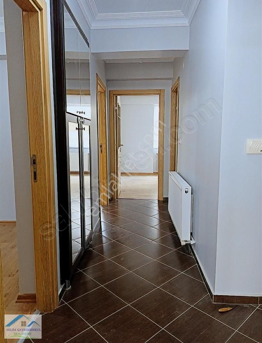Eyüp Yeşilpınar Mh. Satılık 3+1 Geniş Masrafsız Daire