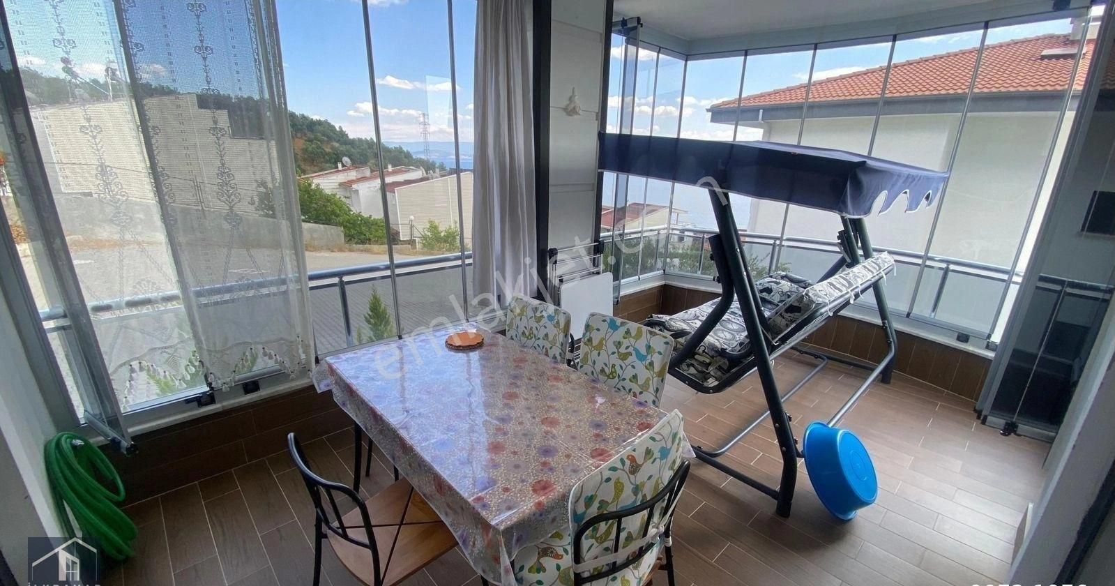 Altınoluk İlkbahar'dan 3 Yaşında 120m2 3+1 Ayrı Mutfak Full Manzaralı Yüksek Giriş Daire