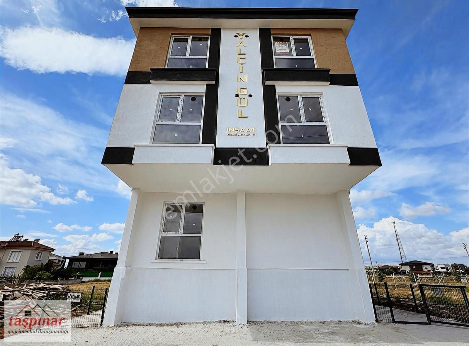 Taşpınar Gayrimenkulden Satılık Çiftlik Mah. 1+1 Daire