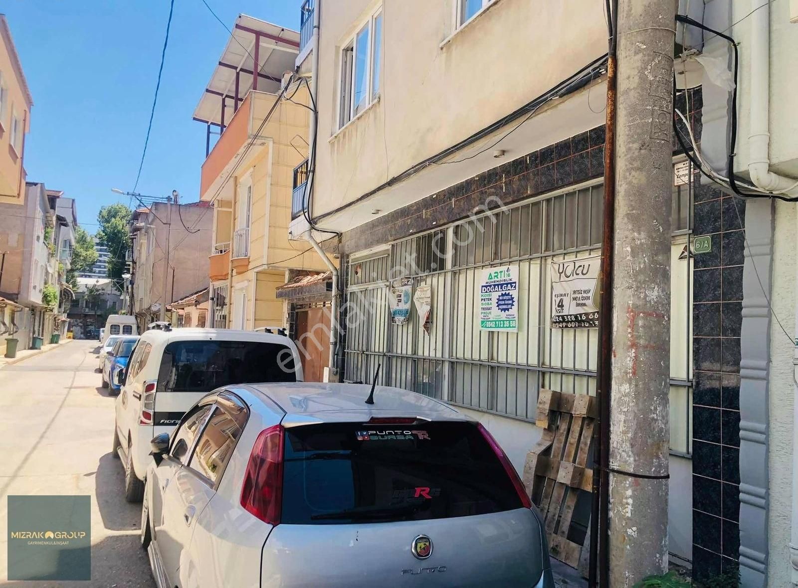 İstiklal'de Ara Sokakta Kiralık Dükkan Veya Depoluk Dükkan