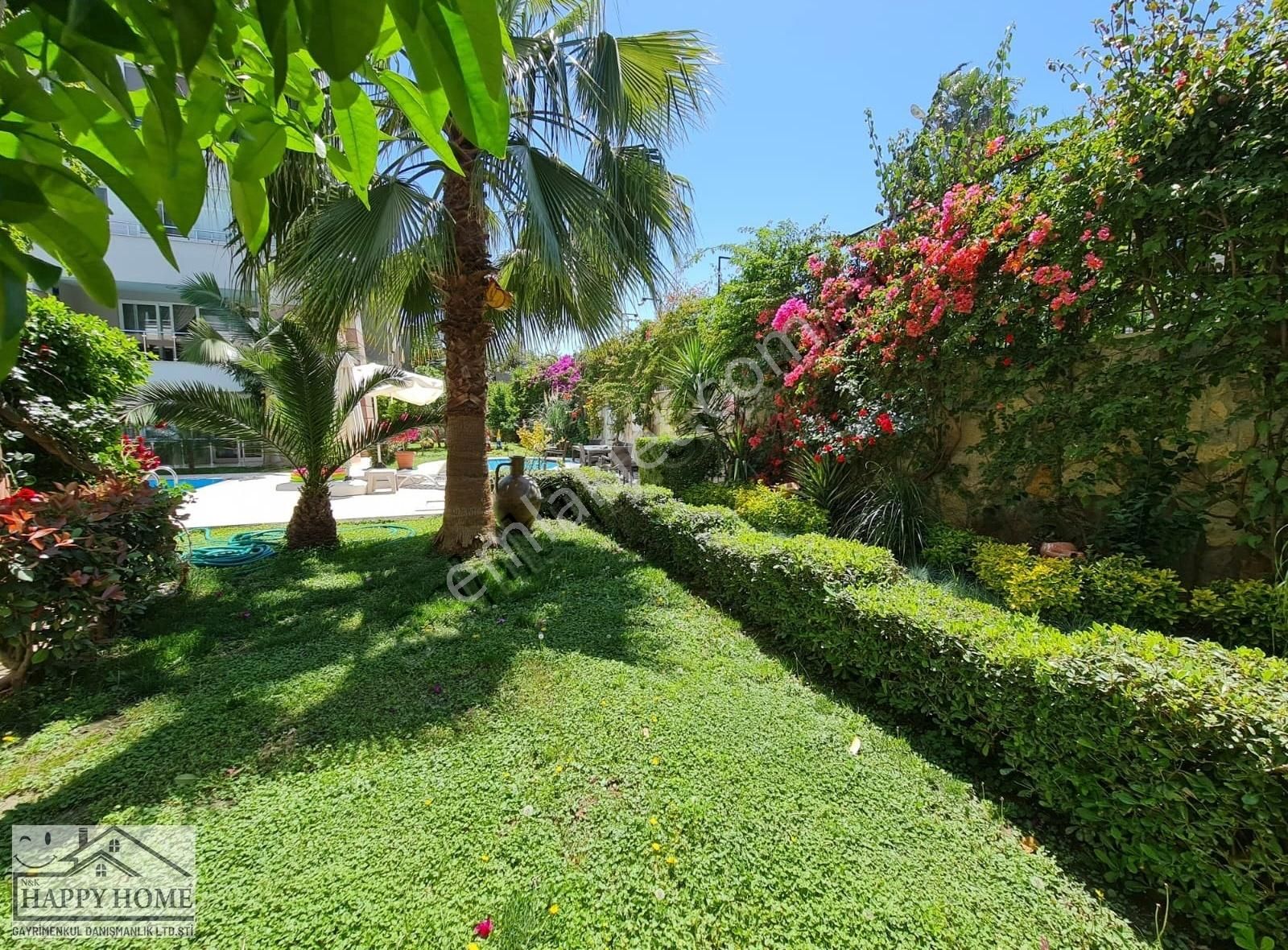 Antalya Kemer Merkez'de Satılık 4+2 165m2 Eşyalı Dubleks Daire