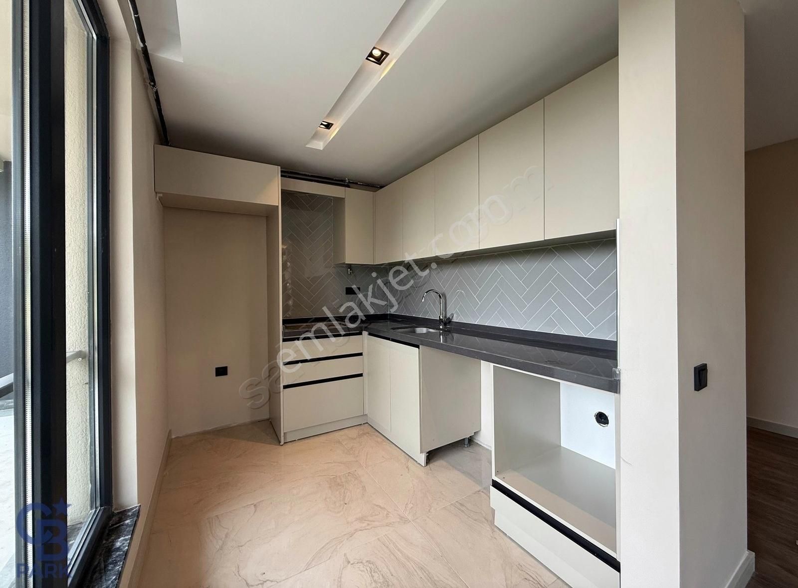 Ayrı Mutfaklı,antrelı,aıle Apartmanı,900 Bın Tl Kredılı Sıfır1+1