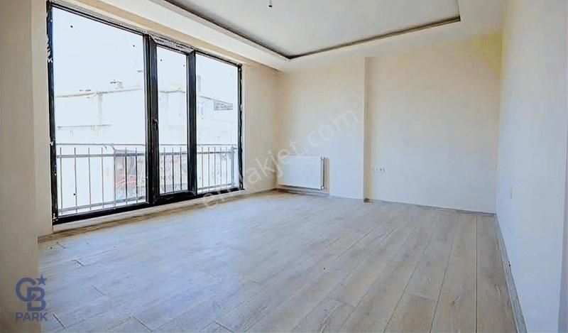 Özel Okullar Bölgesinde Kıralık 2+1,köşe Parsel,aıle Apartmanı