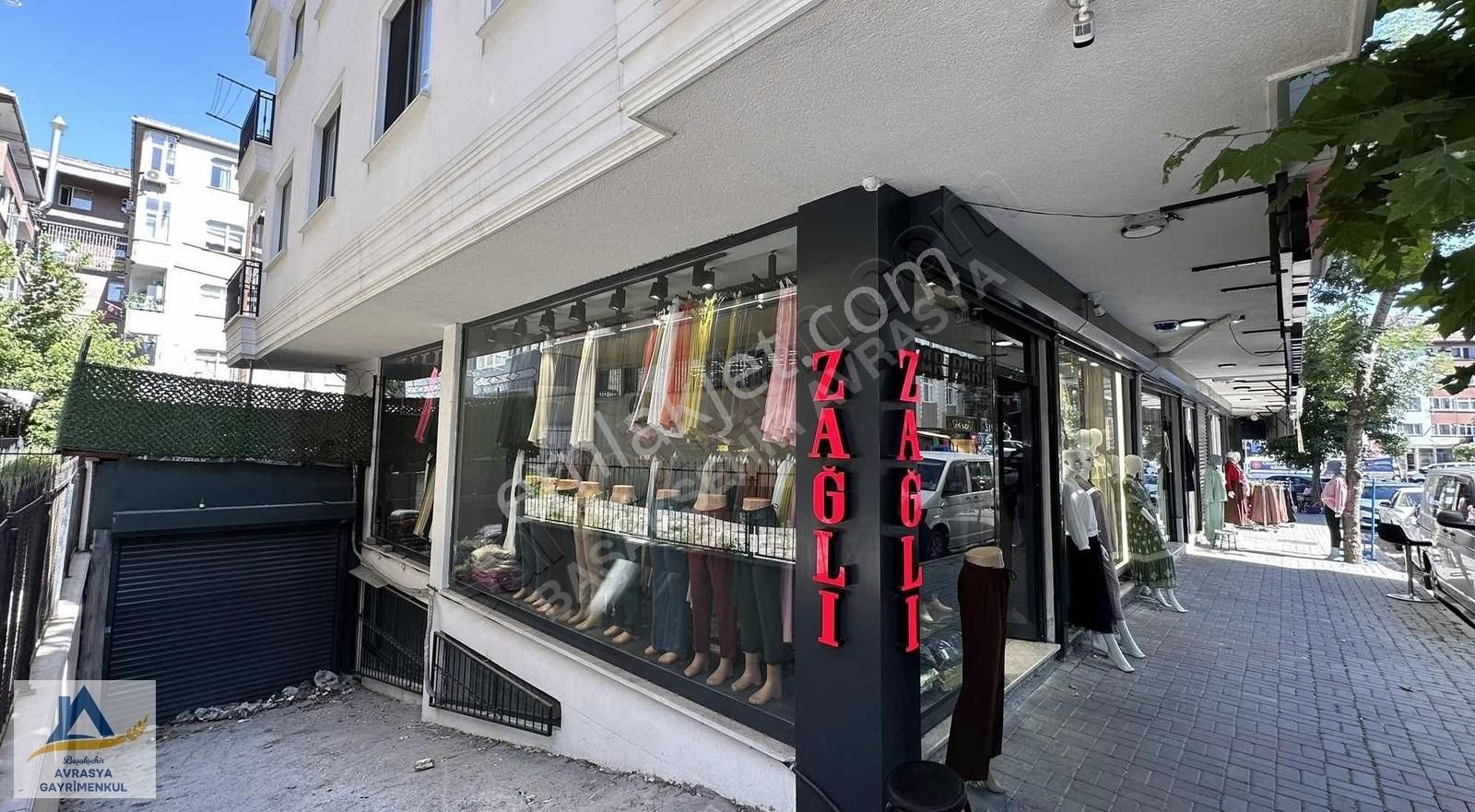 Güngören Tekstil Merkezinde 35 M² Yeni Bina Satılık Köşe Dükkan