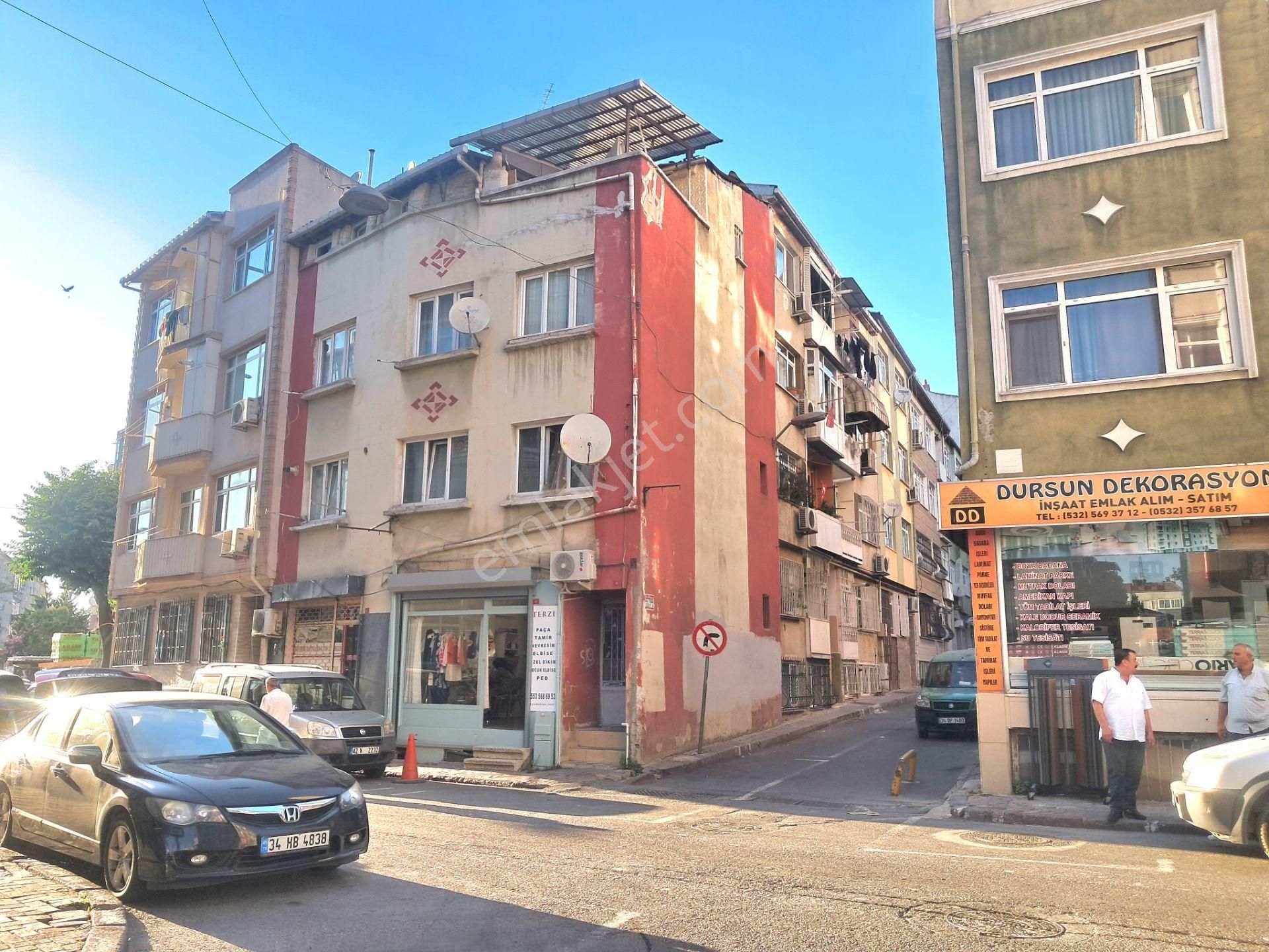 Şehremini'de, Harika Konumda Satılık Köşe Bina - Görsel 23