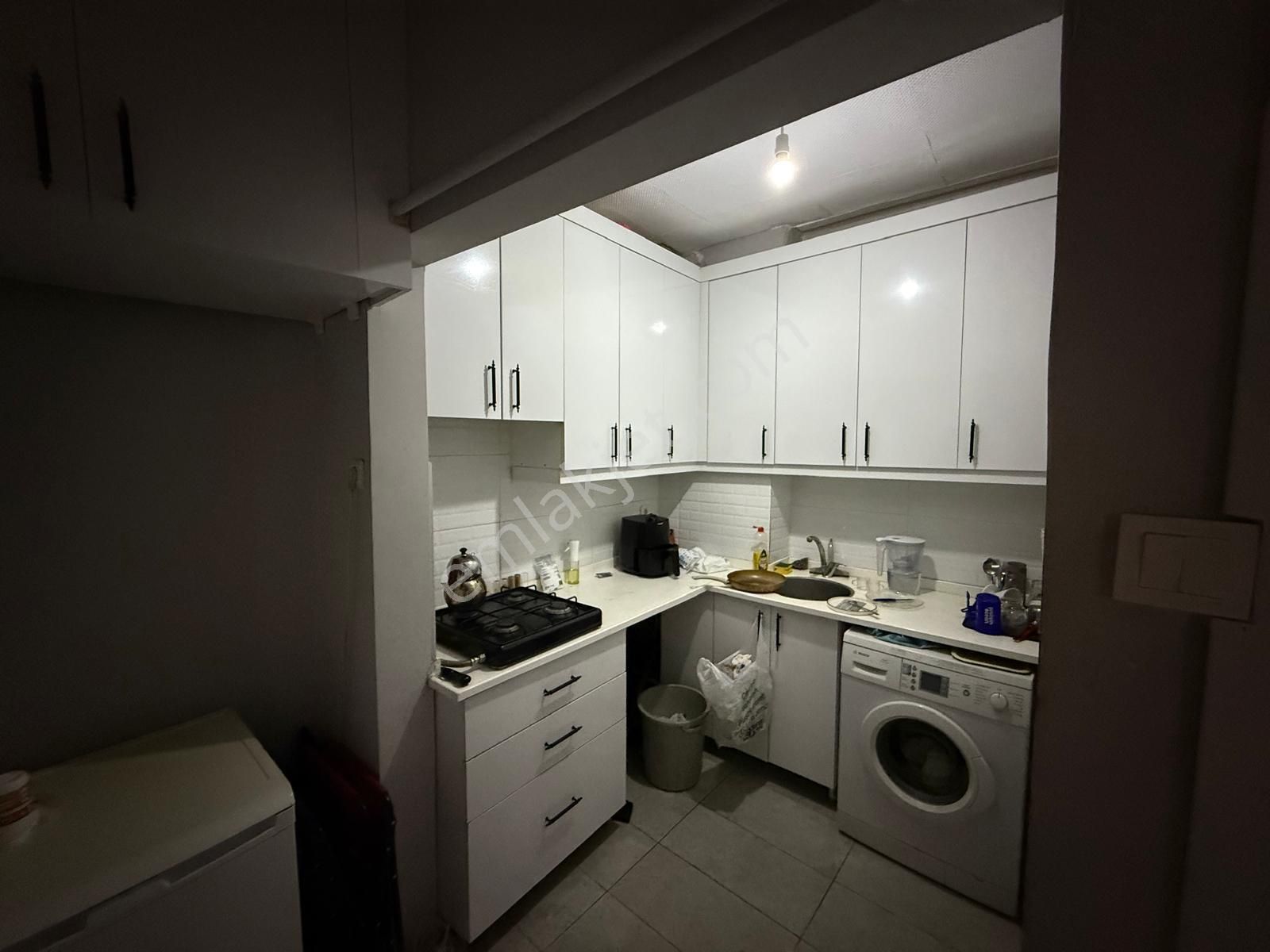 Şehremini'de, Harika Konumda Satılık Köşe Bina - Görsel 9