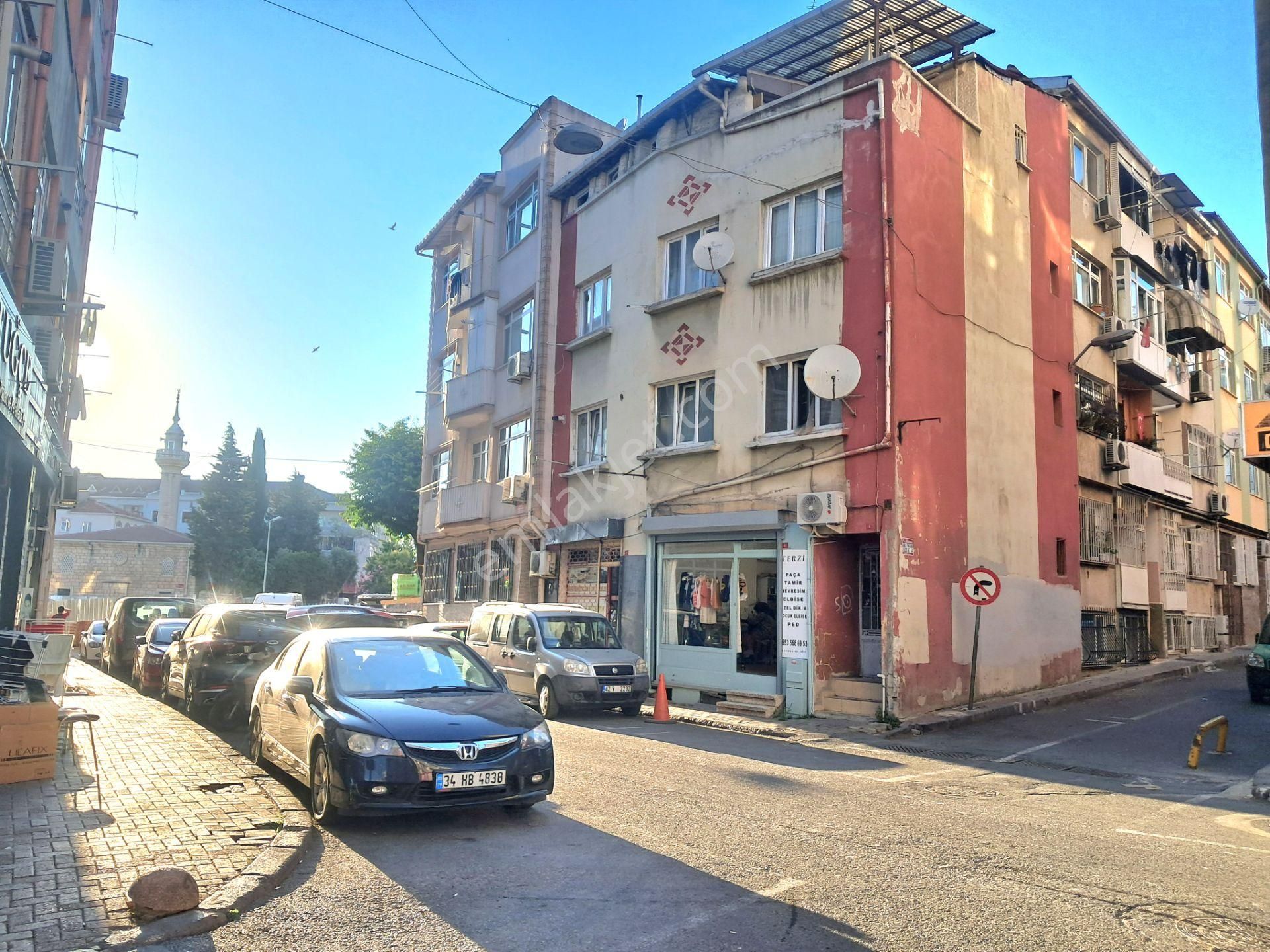 Şehremini'de, Harika Konumda Satılık Köşe Bina - Görsel 24