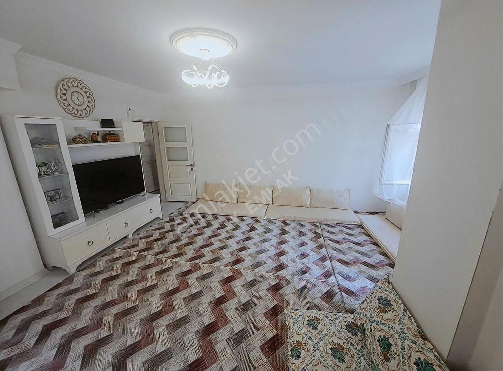 Esenler Tuna Mahallesinde Satılık 3+1 Daire