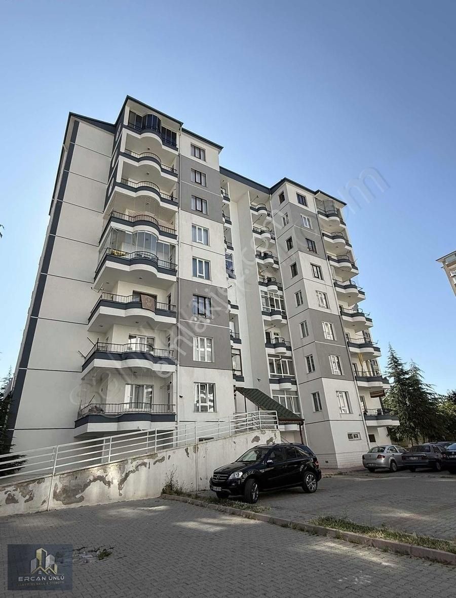Talas Yenidoğan Mah.'de Pazaryeri Yanı 3+1 Kiralık Daire