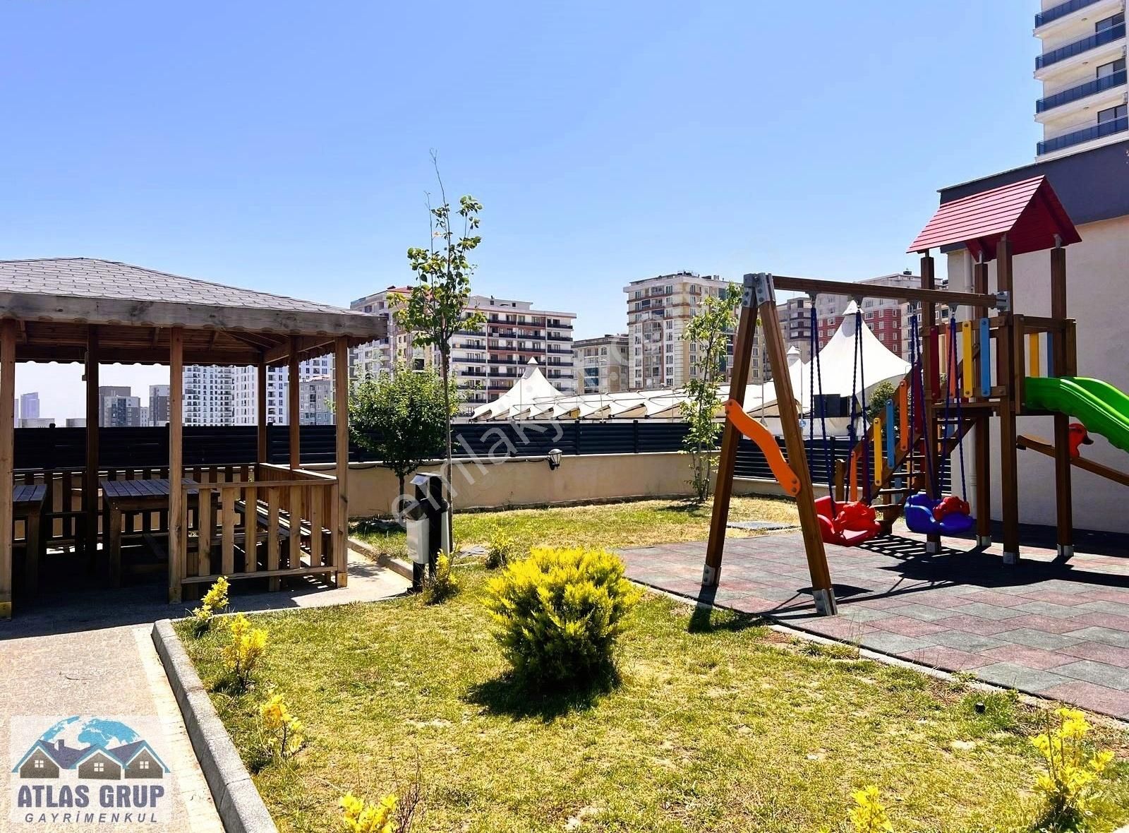 Cumhurıyet Mah Metrobusun Dıbın De Sıte İçin De Satılık 3+1