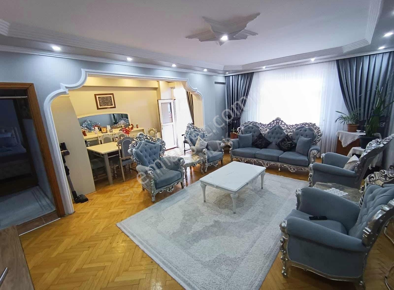 Esenler Dörtyol Meydanda Satılık Krediye Uygun 3+1 140 M2 Daire