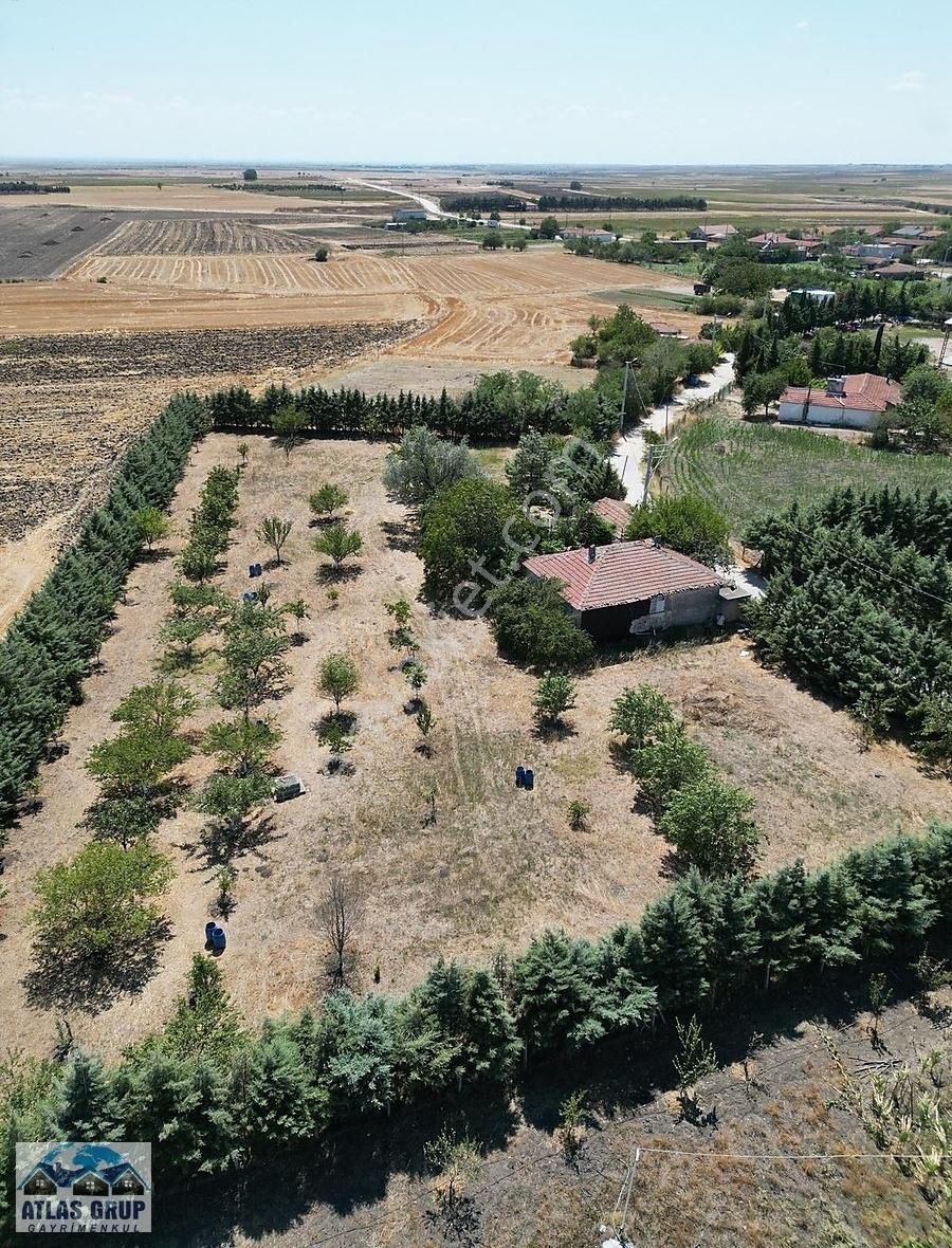 Vize Müsellimde 4242 M2 Arsa İçinde Ev Kuyu Suyu Mevcut