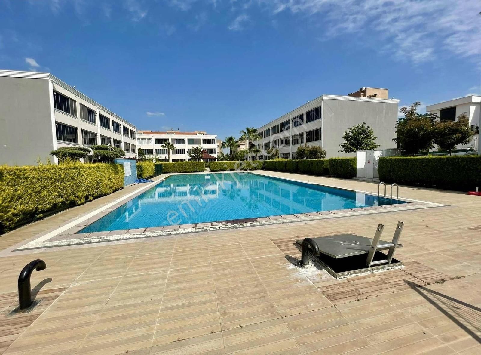 Villalar Bölgesinde 21.000 Tl Kiracılı Full Eşyalı Satılık 1+1