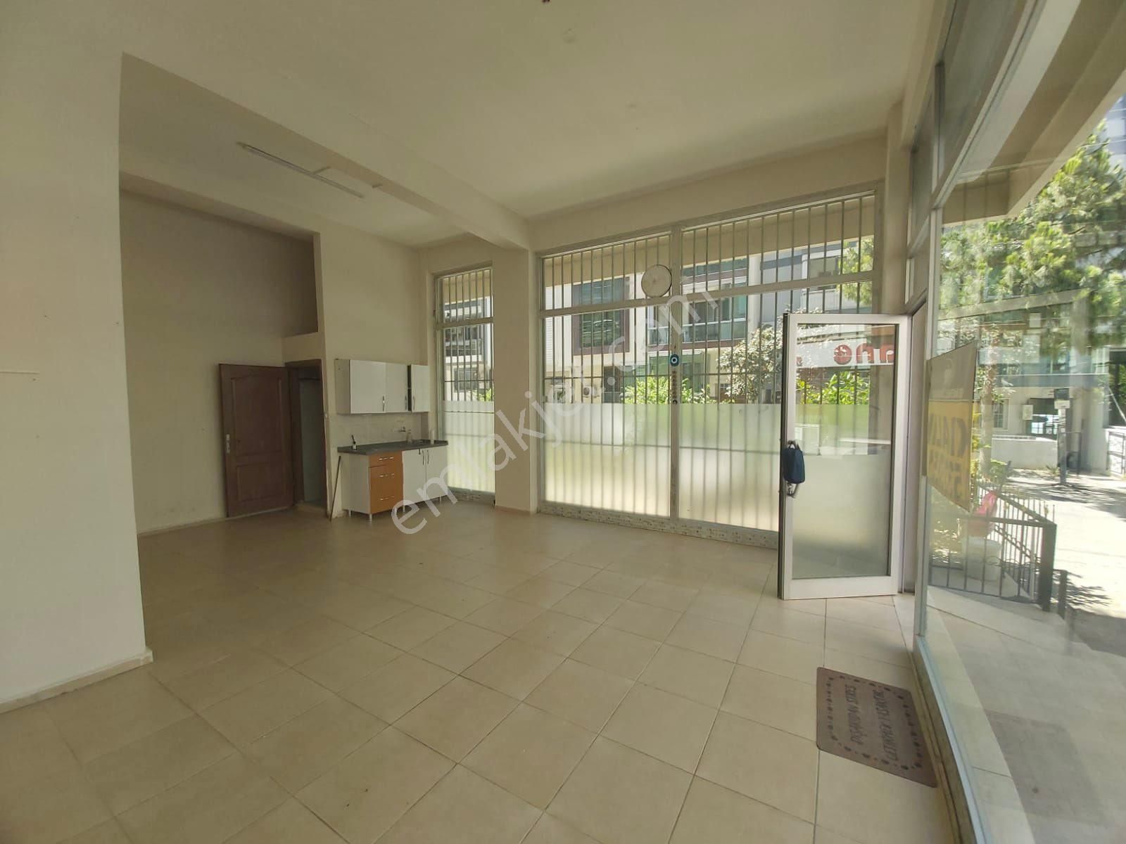 Vip Gayrimenkulden Yeni İşinize Hazır! Şemikler’de Köşe Konum Kiralık Dükkan