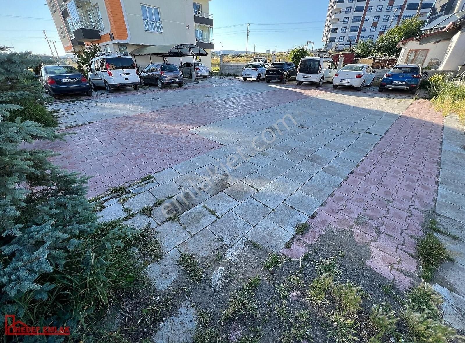 Hedef Emlaktan Seyrantepede Satılık 3+1 Daire