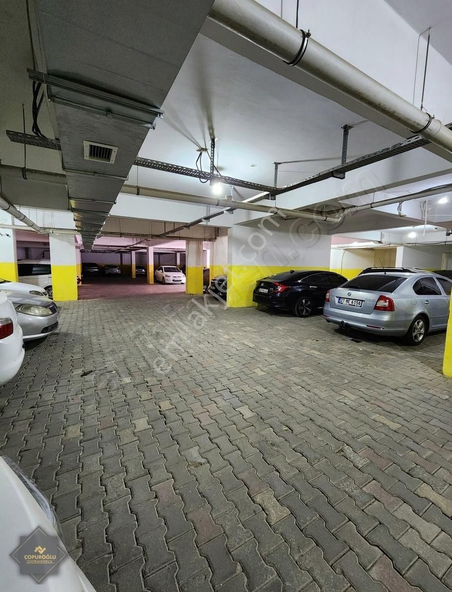 Şahintepe Tramvay Yolu Üzerinde Park Cepheli Bakımlı 3+1 Daire