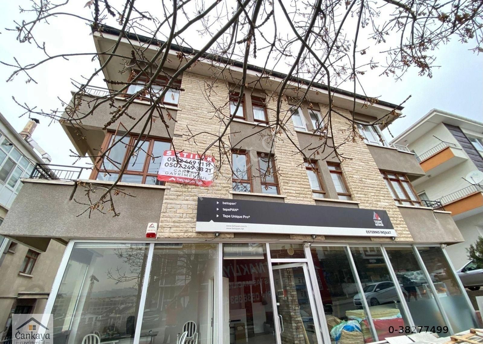 Çankaya Gayrimenkulden Seyran Caddesinde Ara Katta 3+1 Bağımsız Salonlu Full Yapılı Kombili Ön Cephe