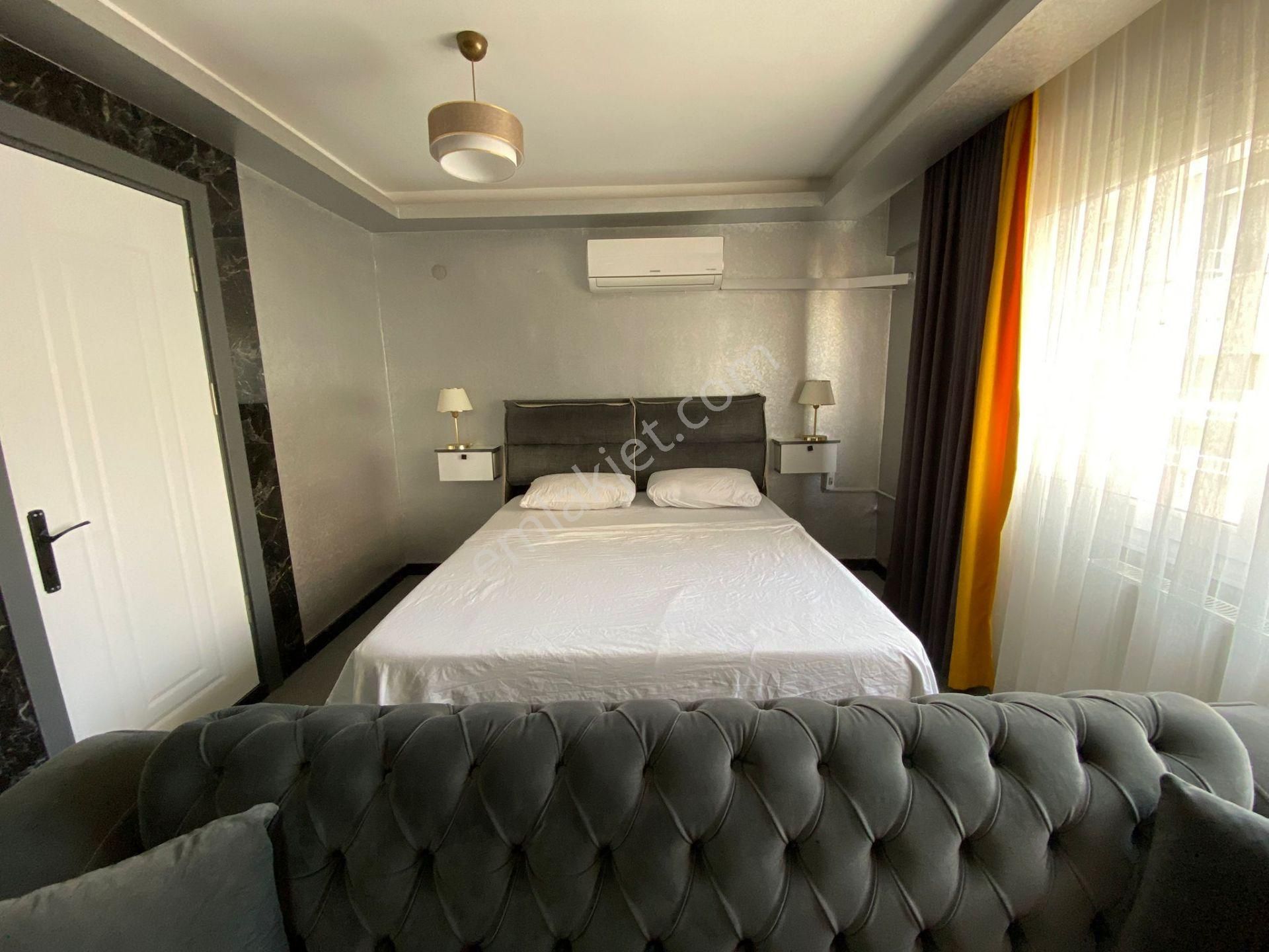 Karşıyaka Çarşı İşbankası Sokagı Günlük Kiralık Lüks Daire / Su Apart