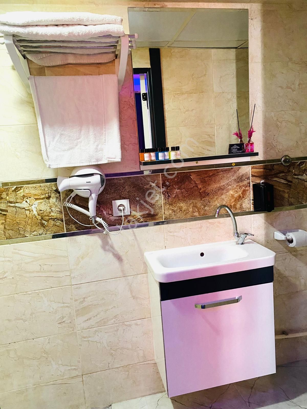 Karşıyaka Çarşı İşbankası Sokagı Günlük Kiralık Lüks Daire / Su Apart - Görsel 7