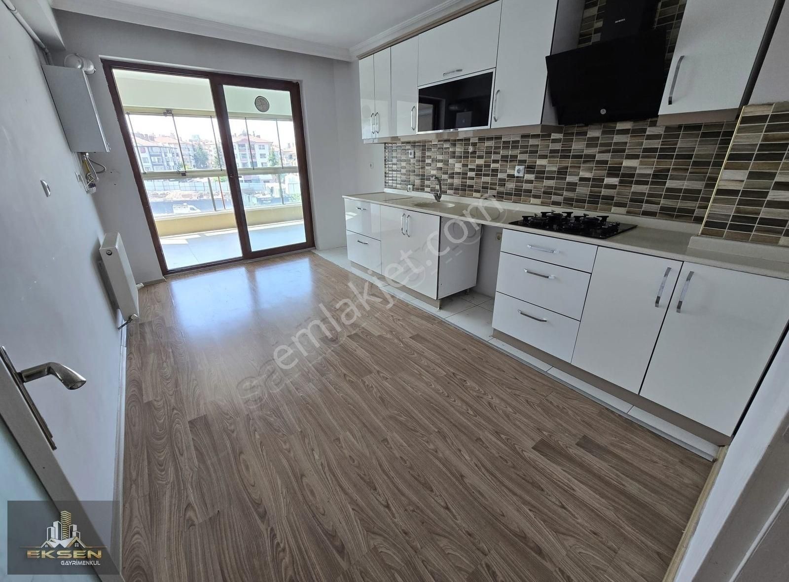 Fırsat Dairesi Eksen 'de 4+1 Site İçerisin'de İskanlı Daire