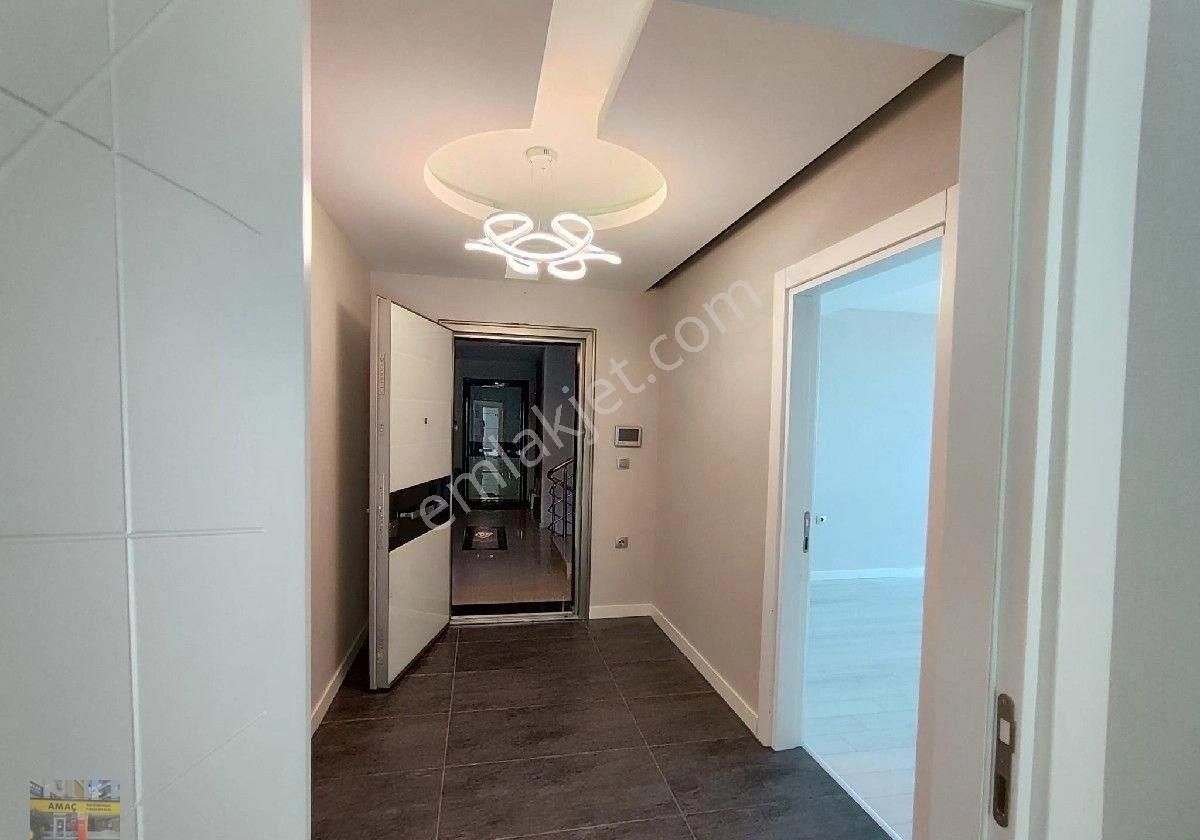 2000 Evler Yeşil Fırın Civ Blv Az Katlı Çb+go 5+1 Vip Daire