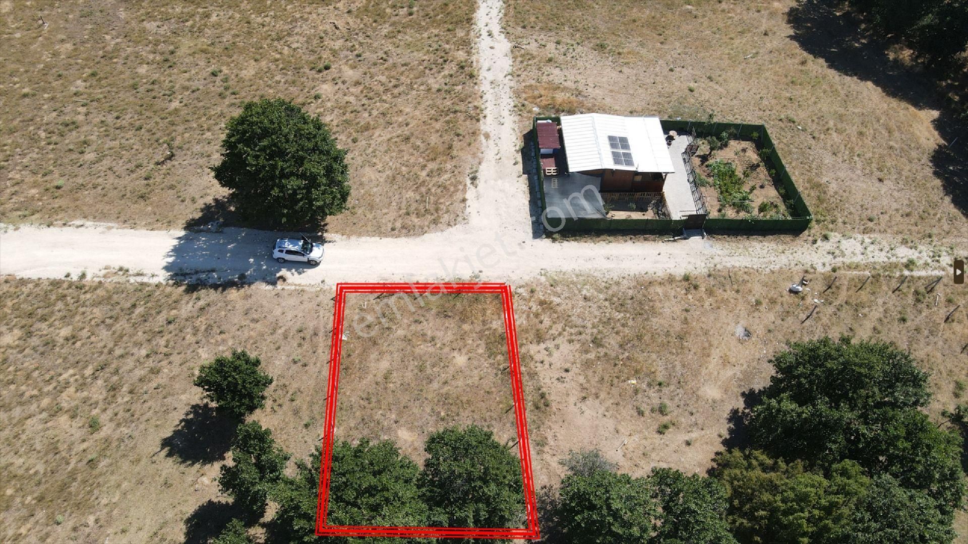 Saray'da 3kat Konut İmarlı 270m²arsa